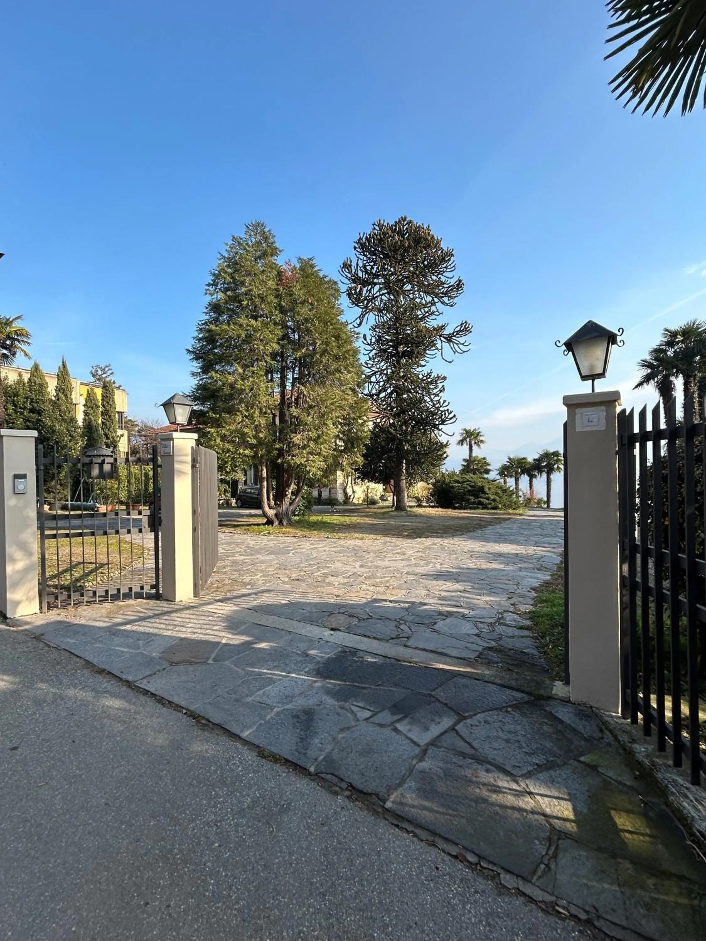 Parking in Hotel Cannero
