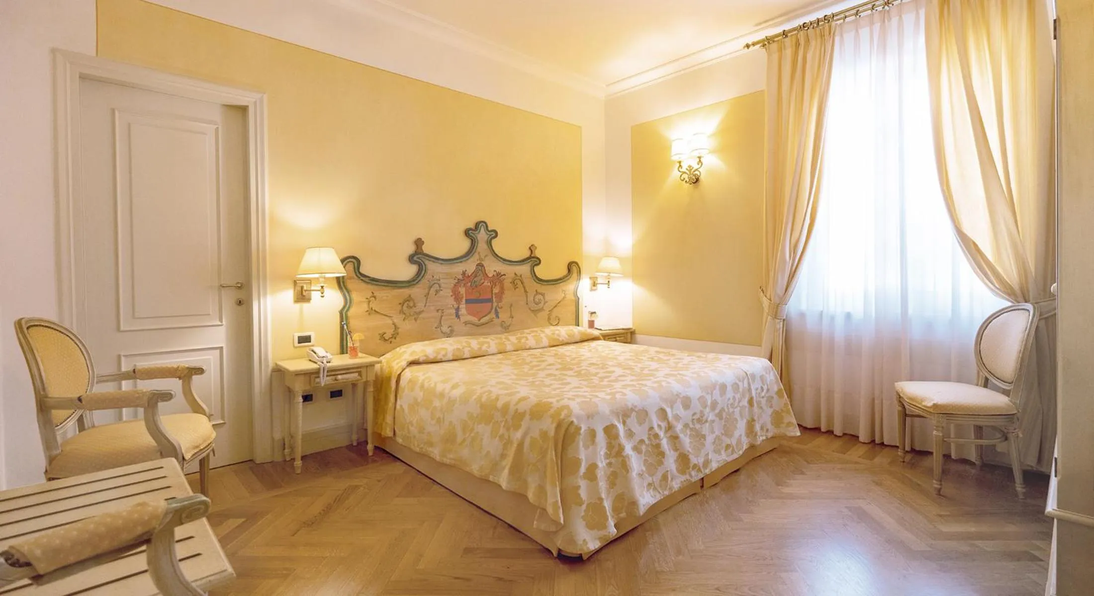 Bedroom, Bed in Hotel Cannero