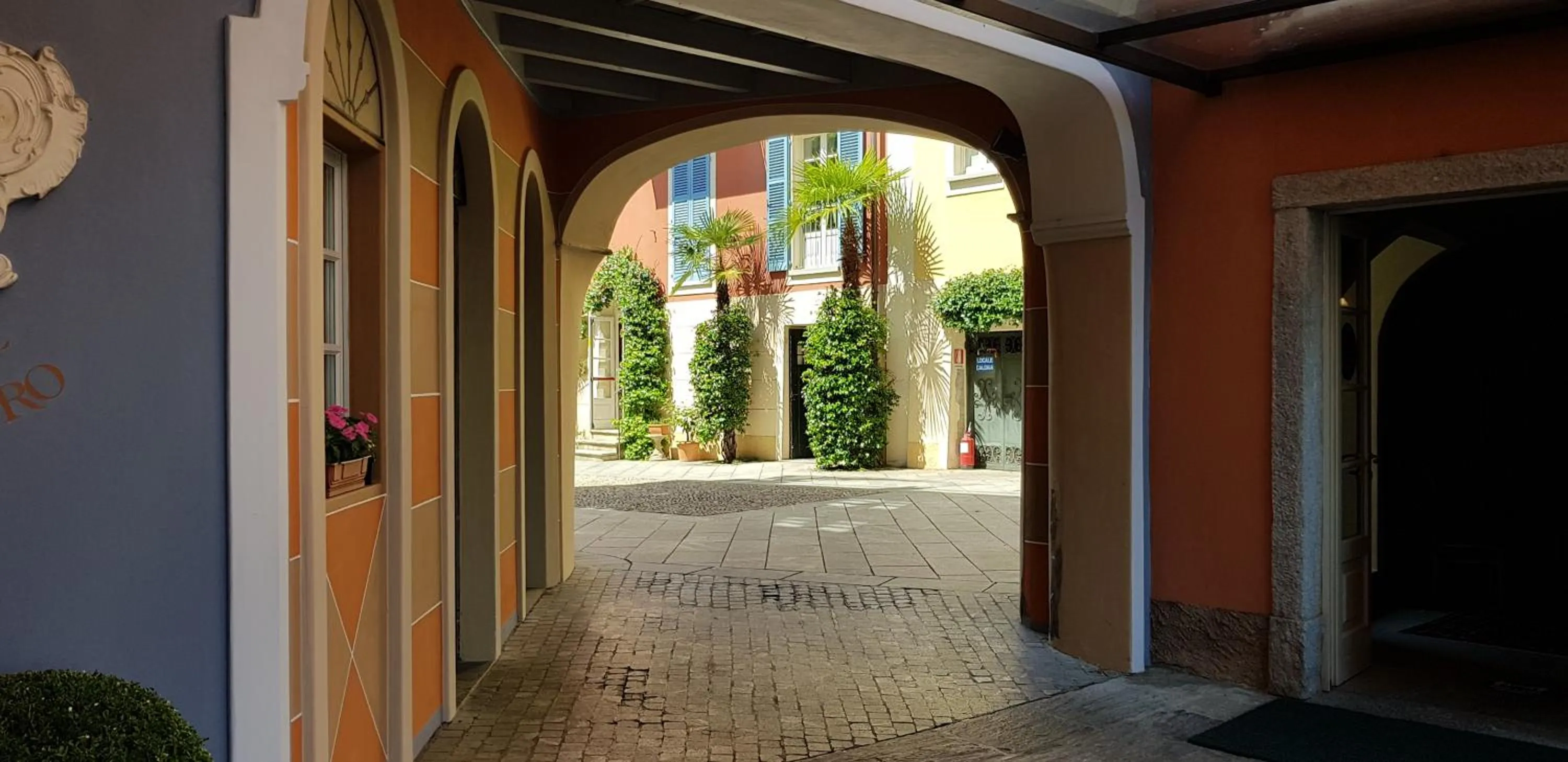 Facade/entrance in Hotel Cannero
