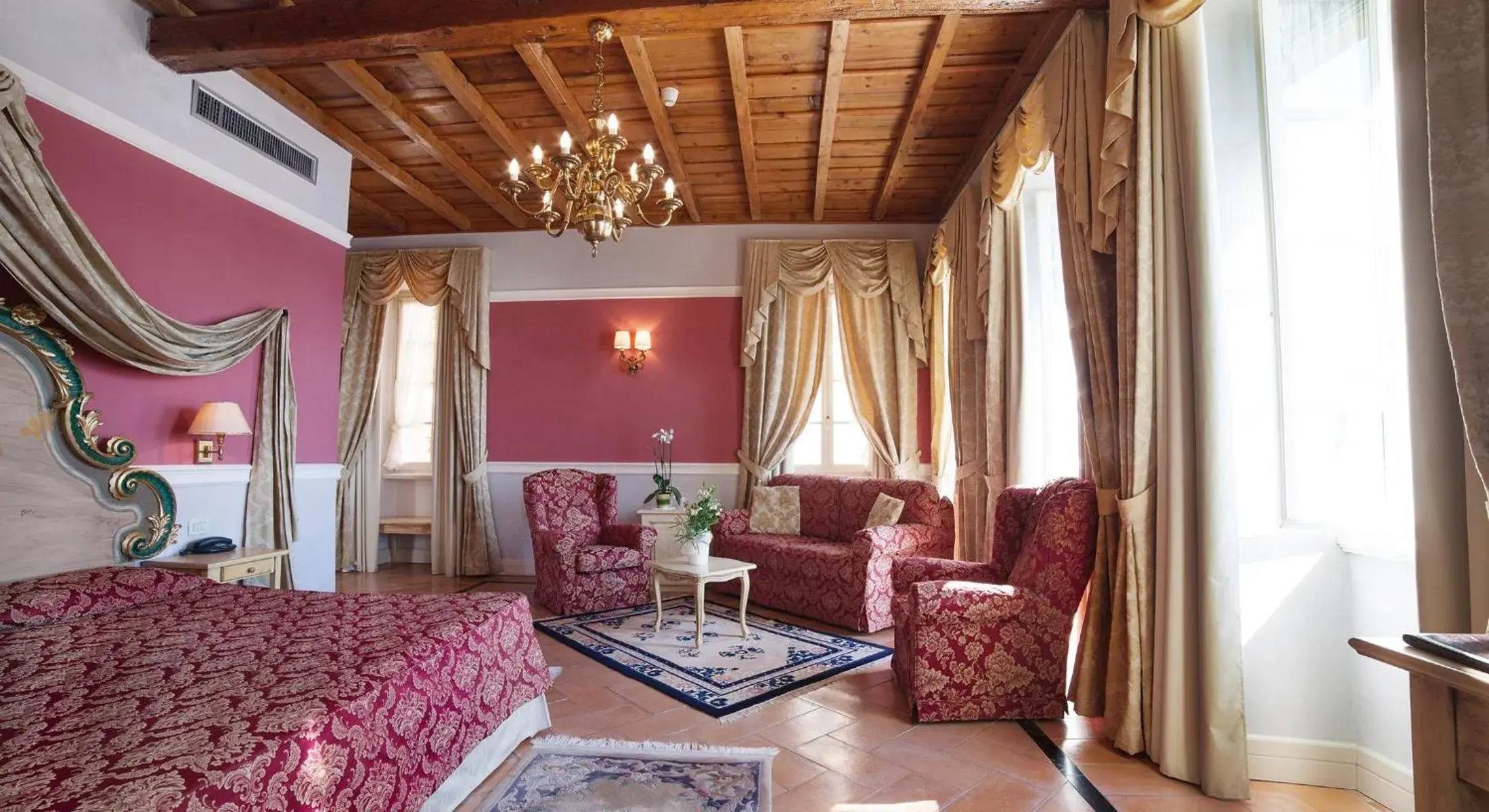 Suite with Lake View in Hotel Cannero Suite with Lake View in Hotel Cannero