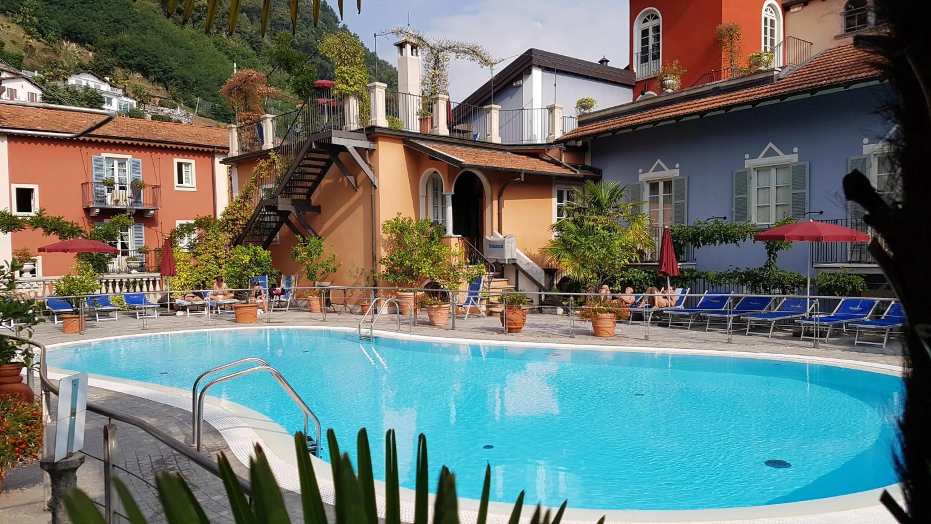 Swimming pool in Hotel Cannero