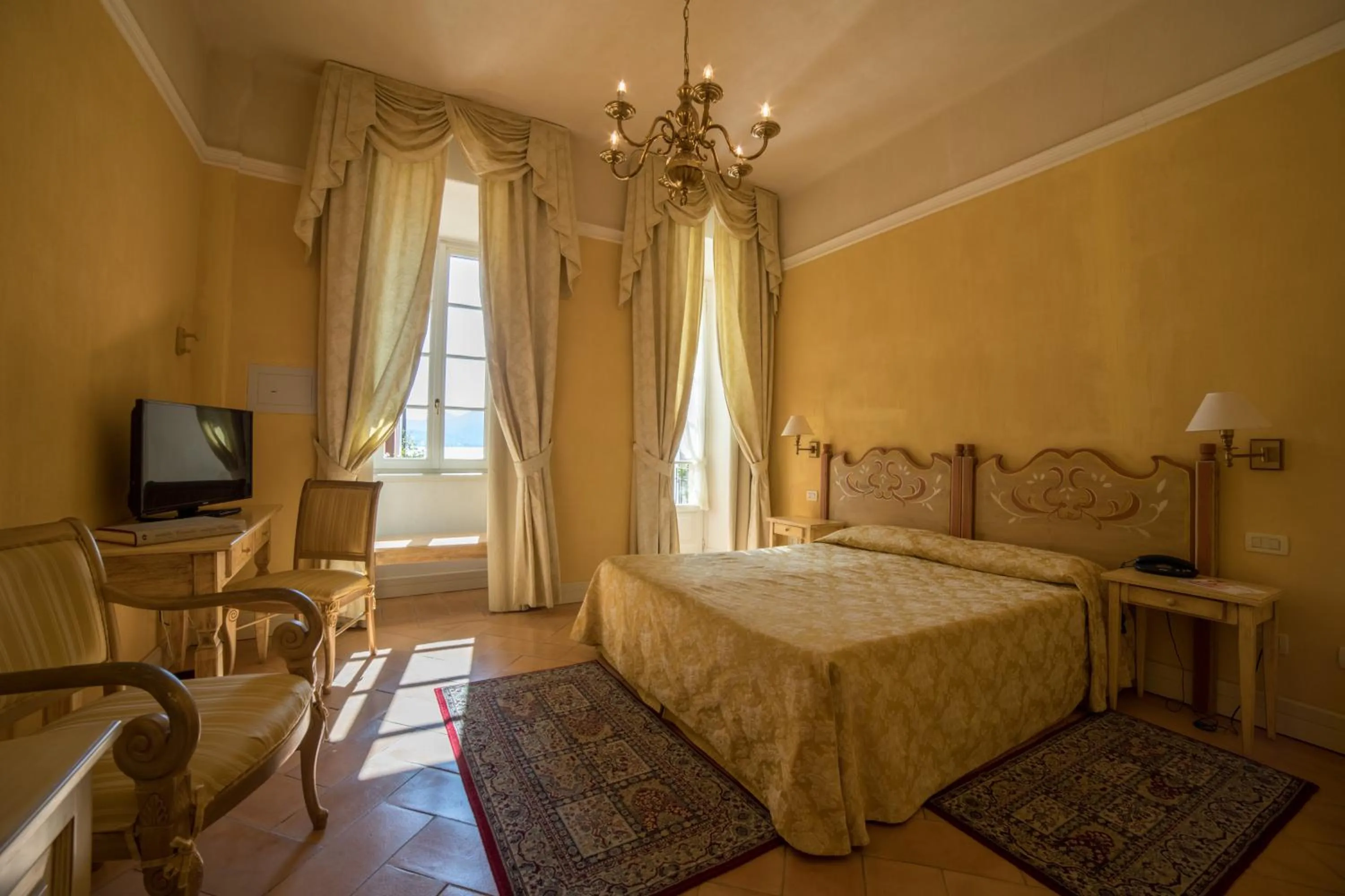 Bedroom, Bed in Hotel Cannero