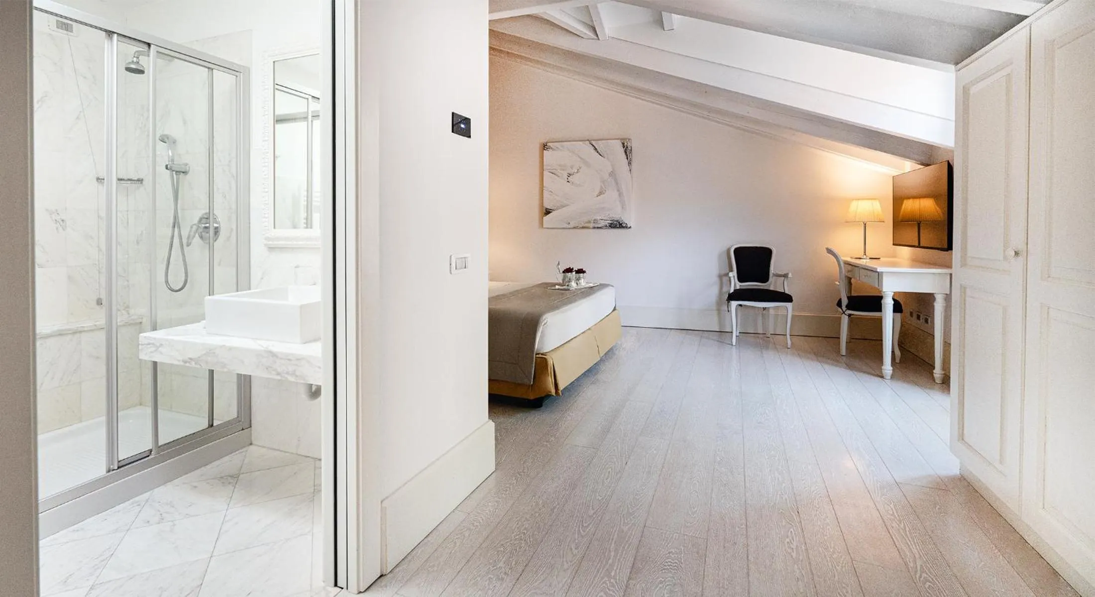 Bedroom in Hotel Cannero