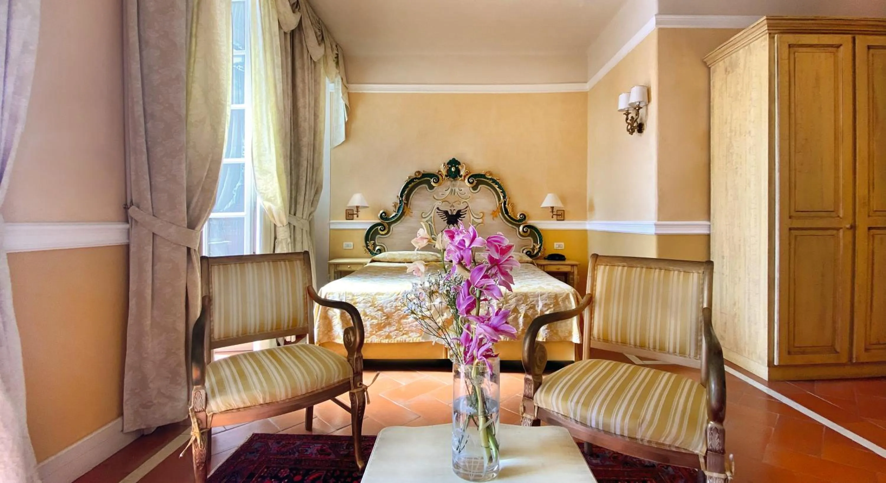 Photo of the whole room in Hotel Cannero