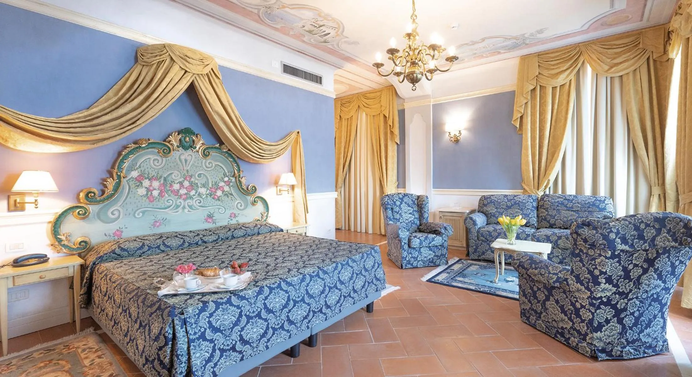 Bedroom, Bed in Hotel Cannero