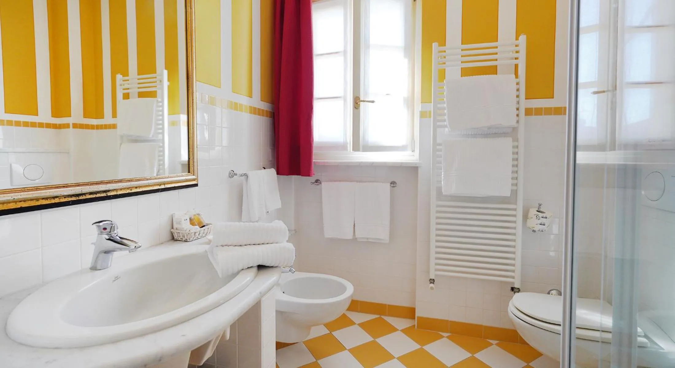 Bathroom in Hotel Cannero