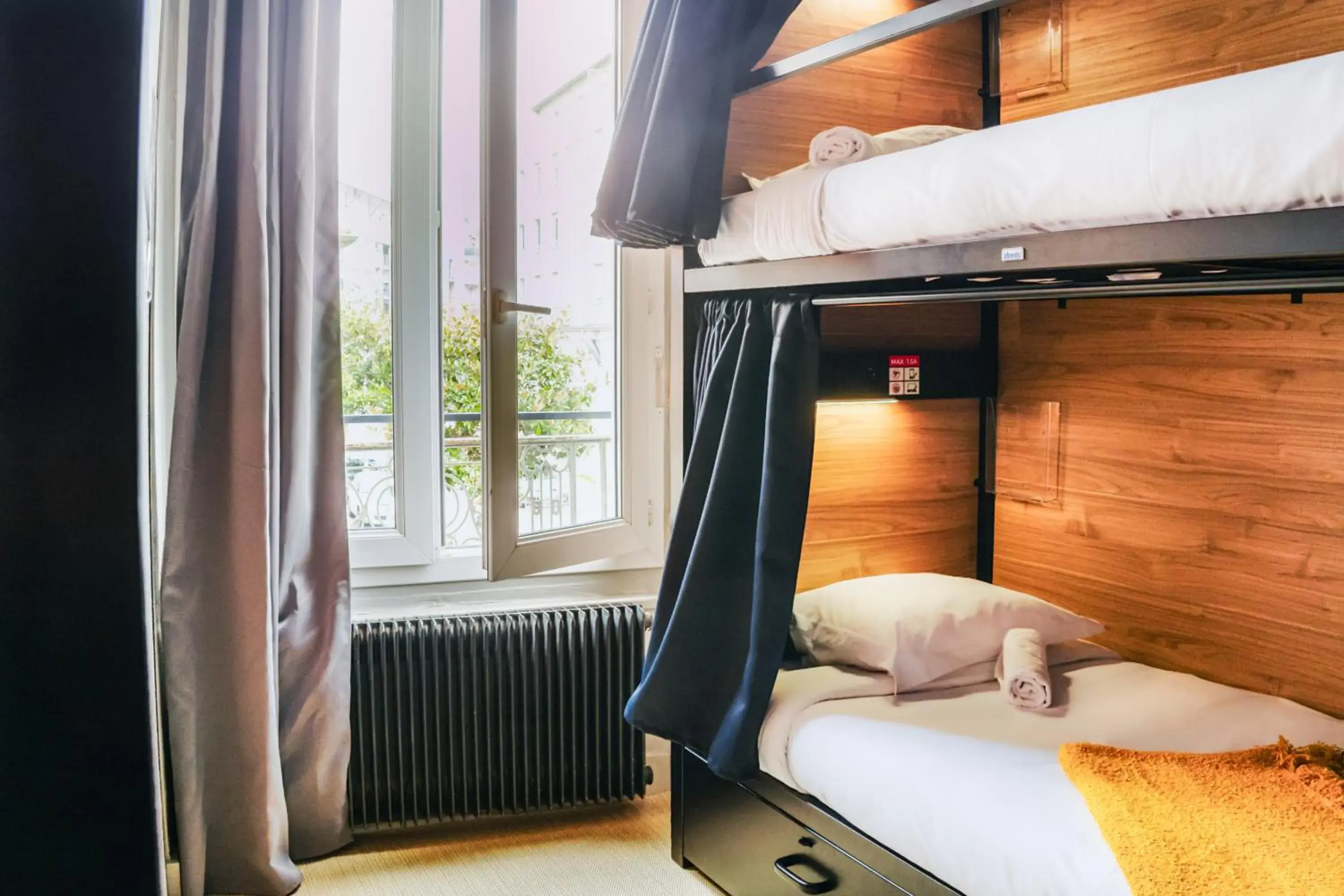 Bed in Mixed Dormitory Room with Shared Bathroom in HO36 Hostel Lyon Bed in Mixed Dormitory Room with Shared Bathroom in HO36 Hostel Lyon