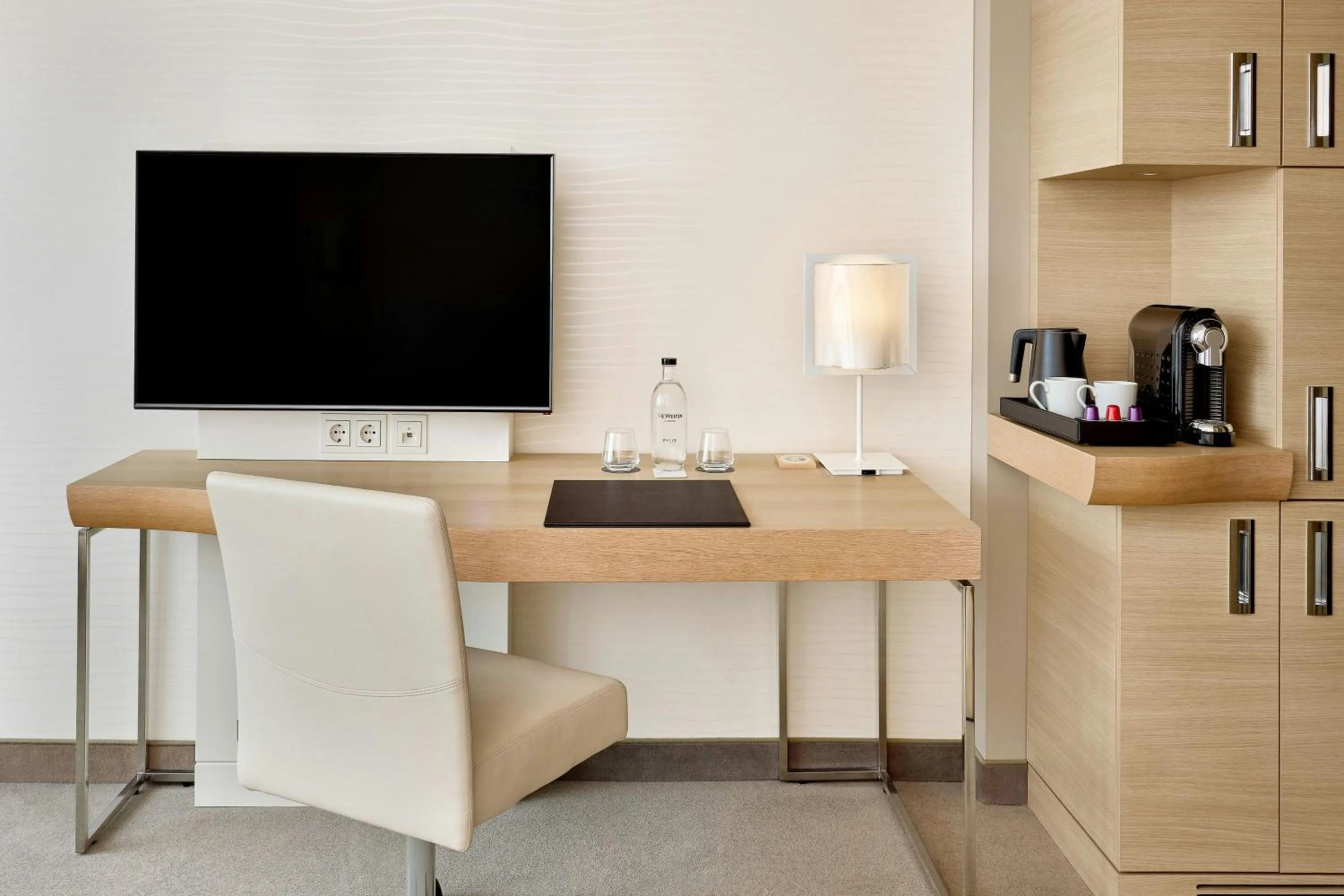 Photo of the whole room in The Westin Hamburg Elbphilharmonie