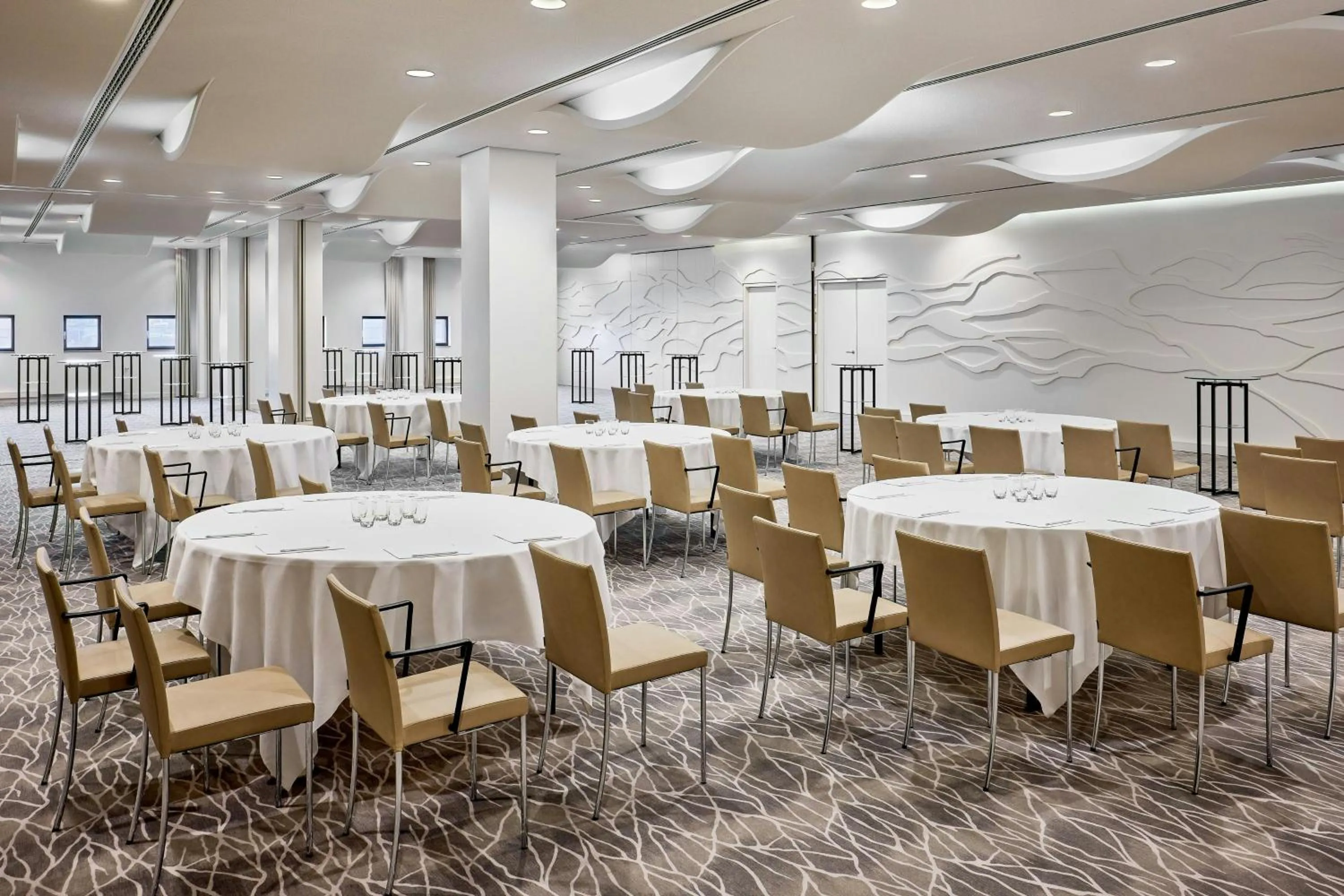 Lounge or bar in The Westin Hamburg Elbphilharmonie