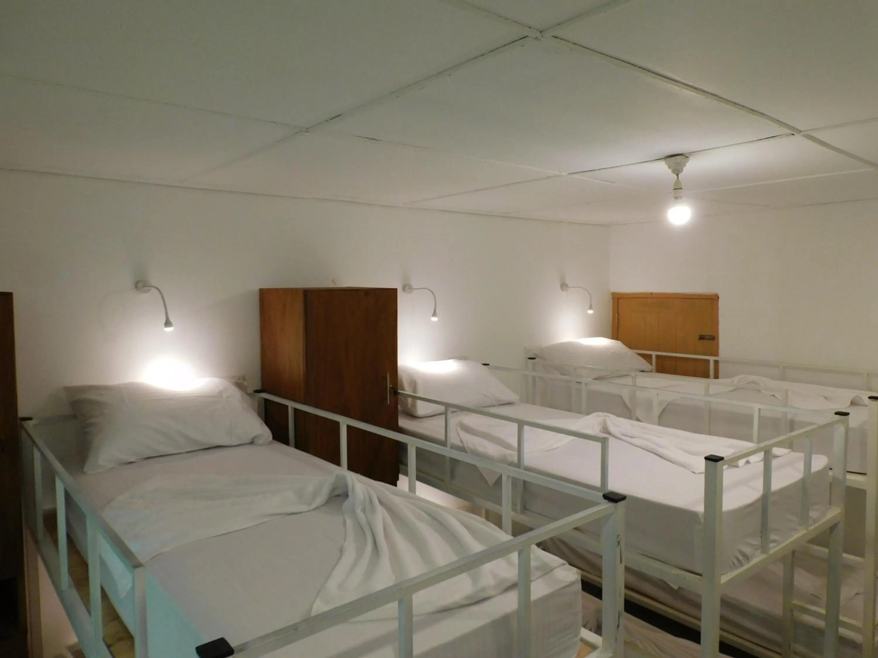 bunk bed, Bed in Kutumbaya