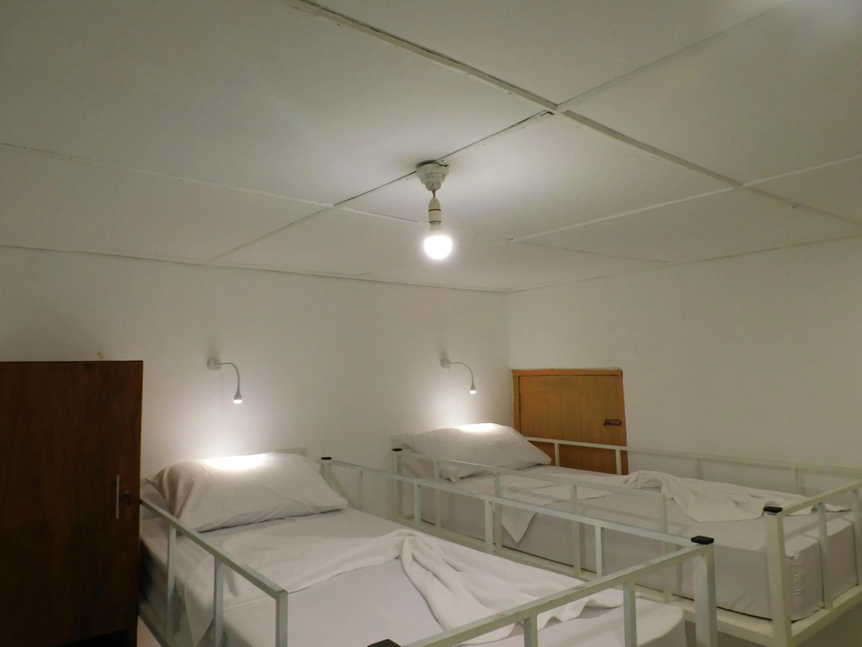 bunk bed, Bed in Kutumbaya