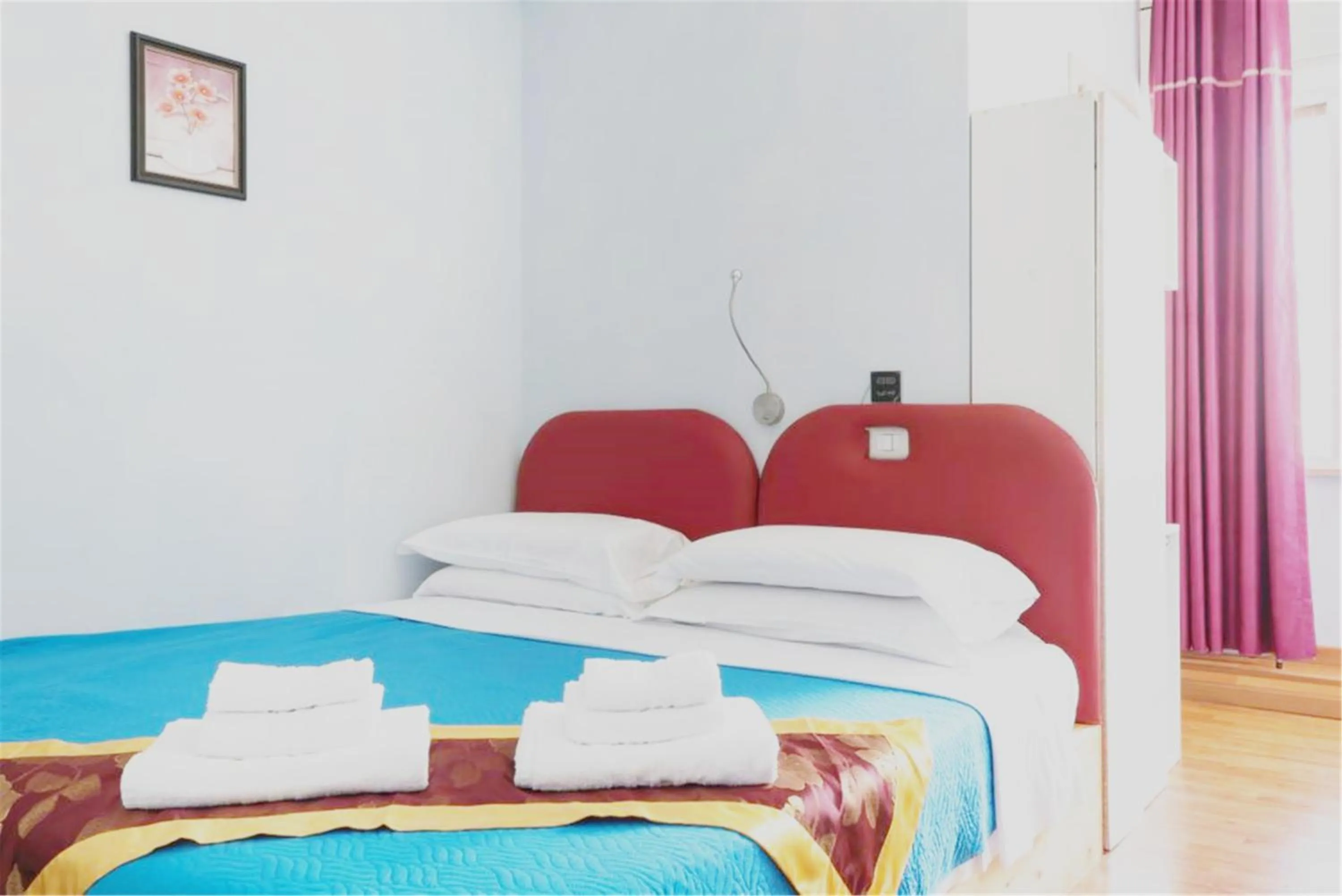 Summer, Bed in Ciclamino Siracusa