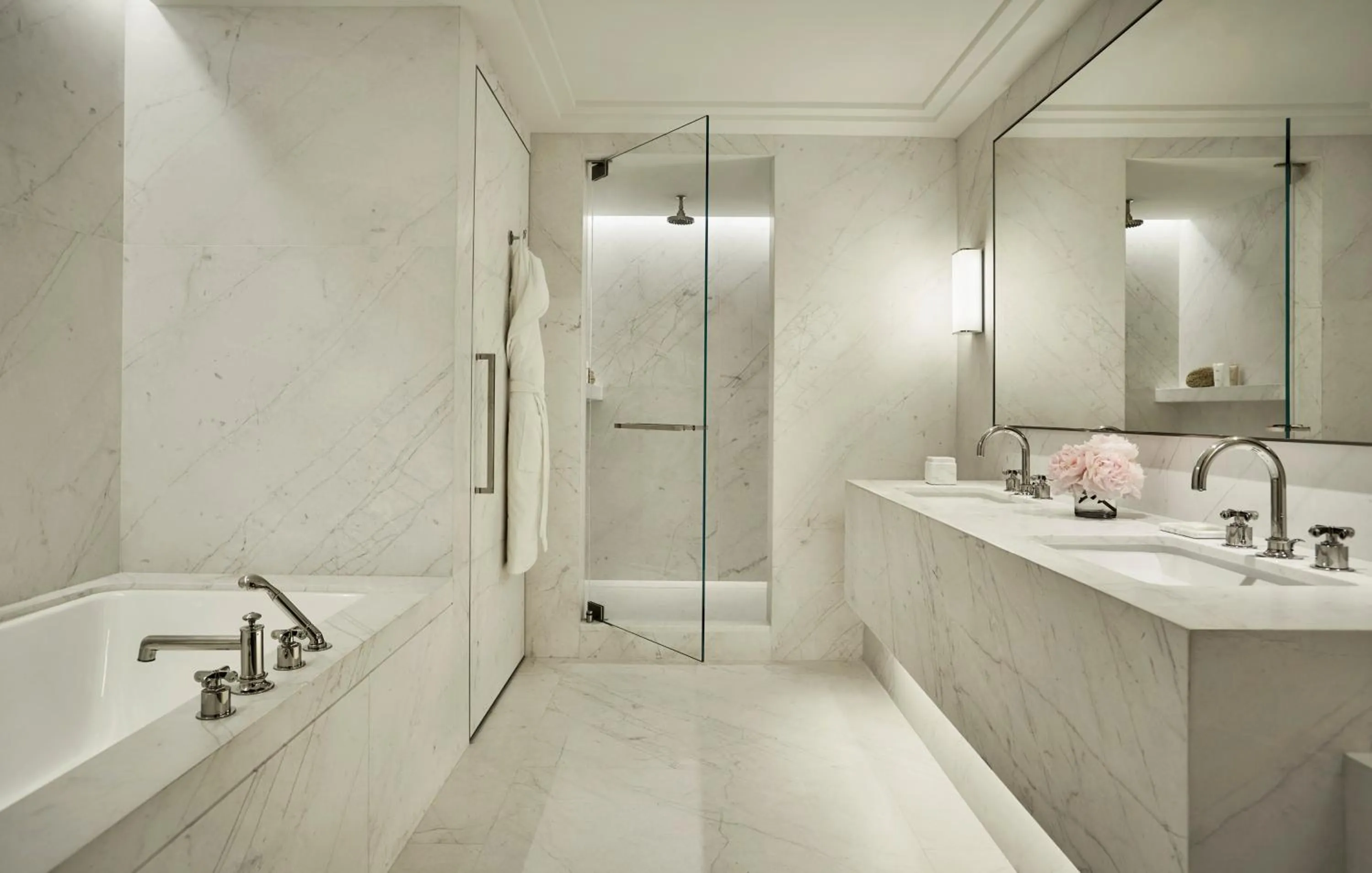 Bathroom in Four Seasons Hotel at The Surf Club