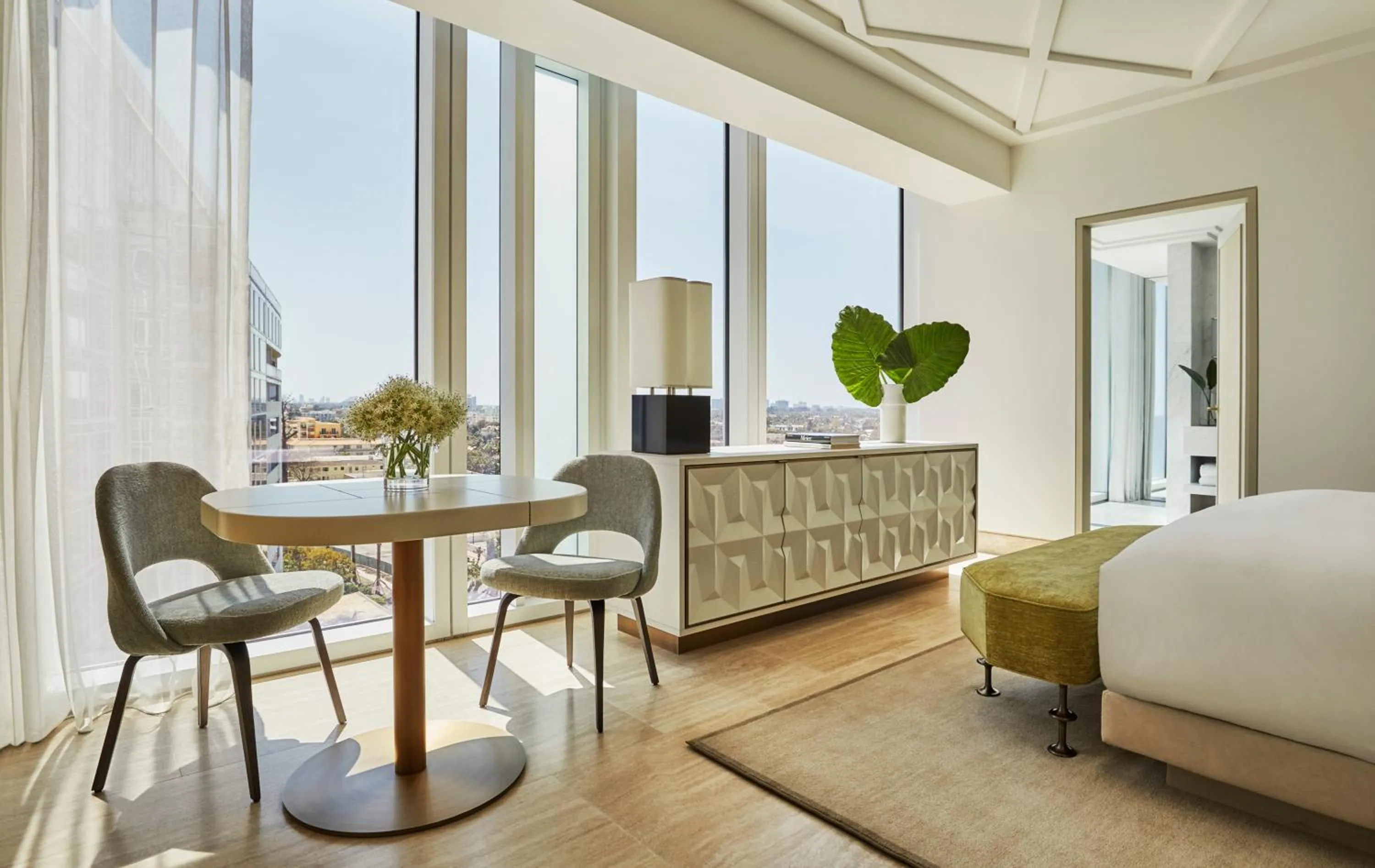 Photo of the whole room, Bed in Four Seasons Hotel at The Surf Club