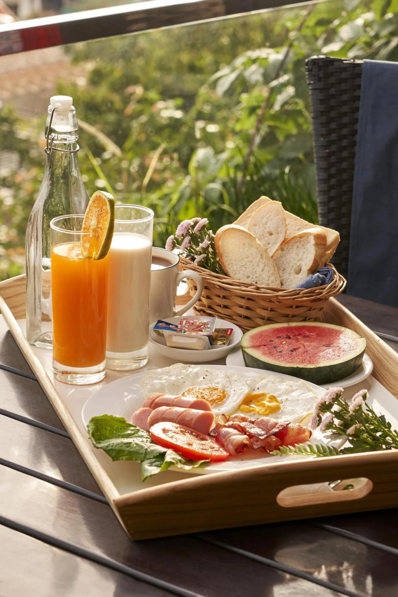 Continental breakfast in The Wind Resort - Tropical Hillside Escape