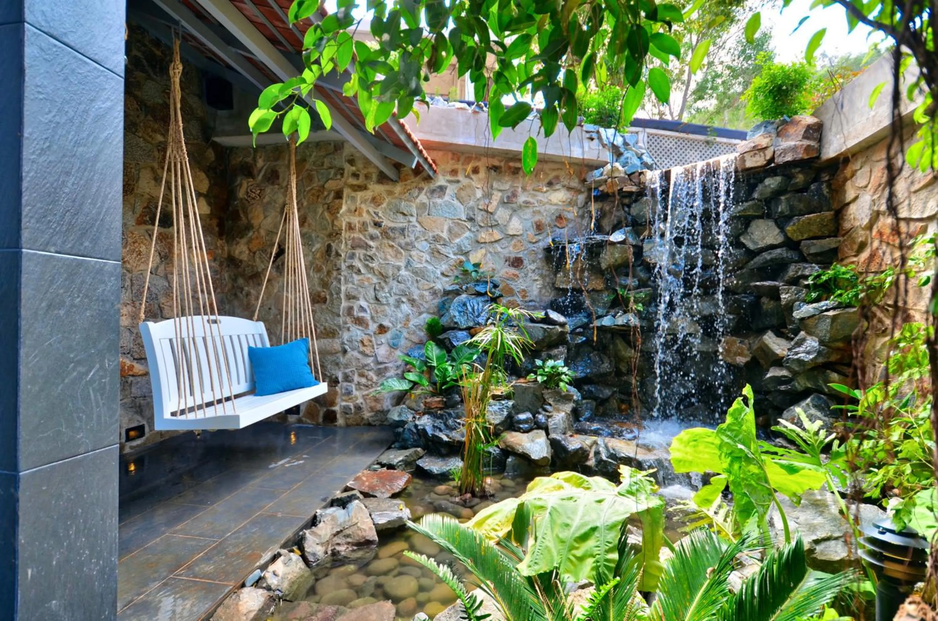 Garden in The Wind Resort - Tropical Hillside Escape