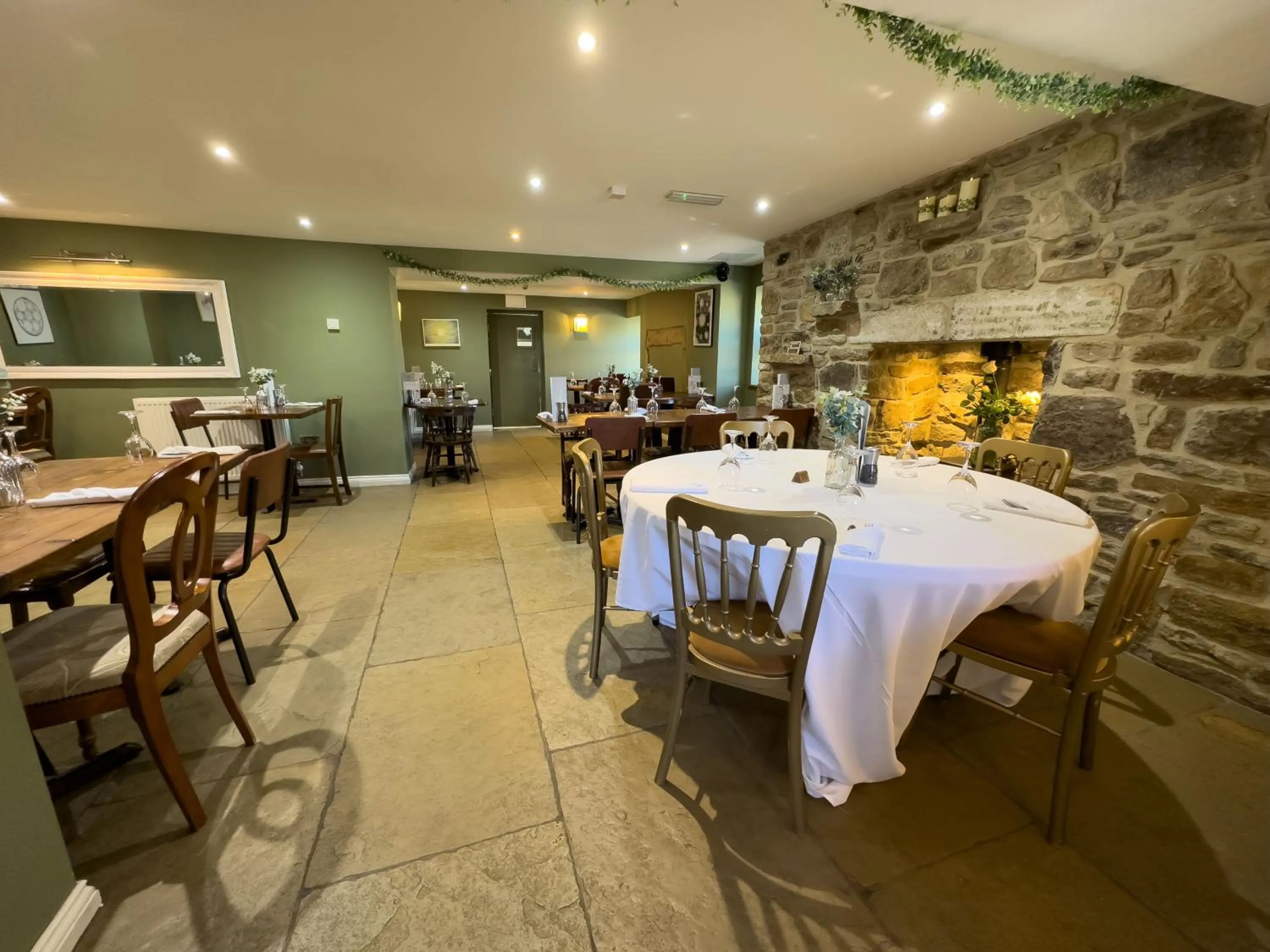 Restaurant/places to eat in Thomas Wright House