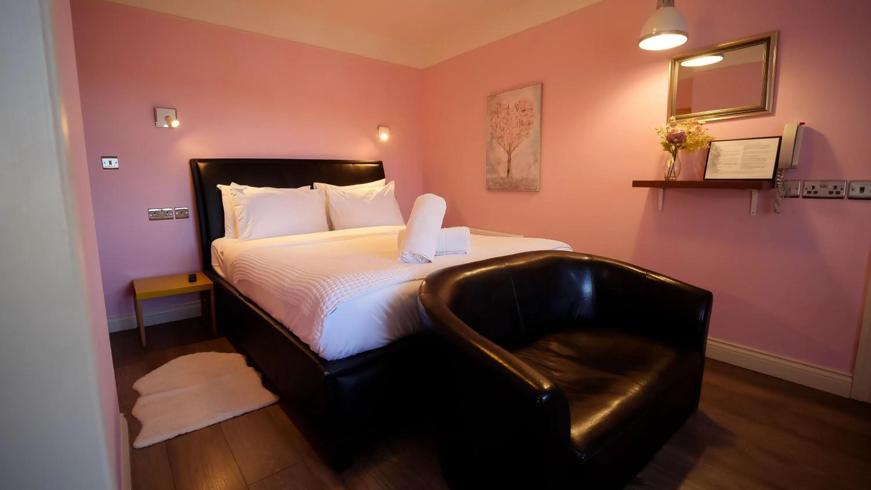 Bedroom, Bed in Thomas Wright House