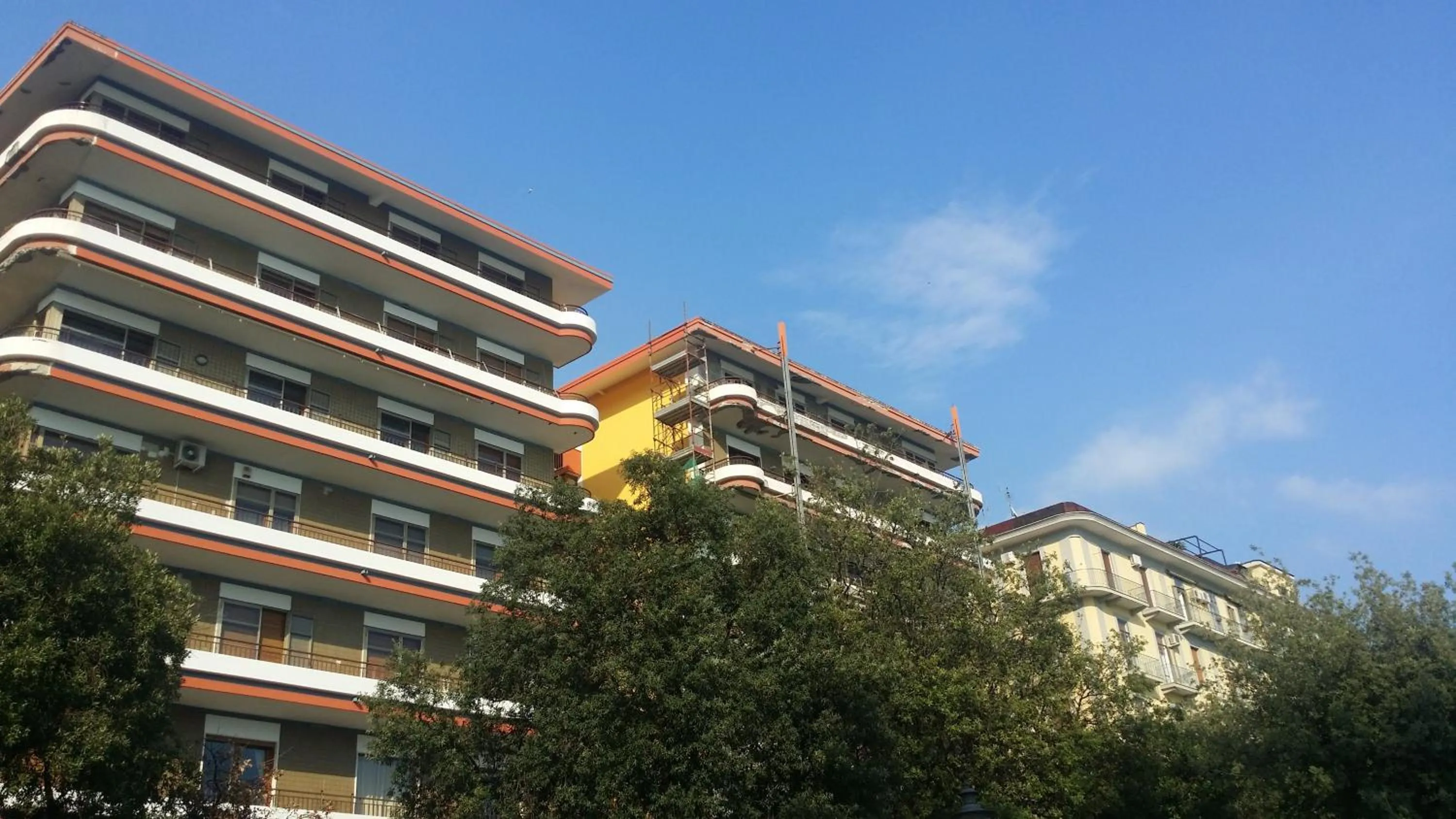 Property building in Attico 195