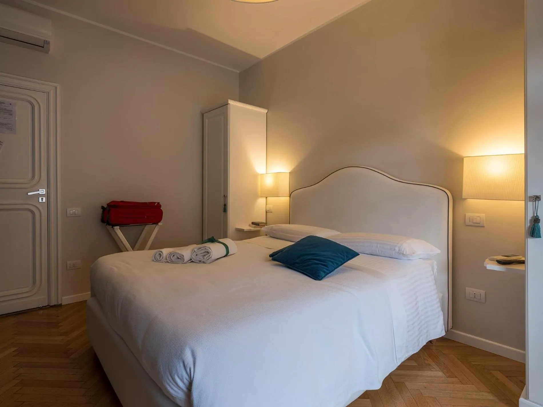 Photo of the whole room, Bed in Attico 195