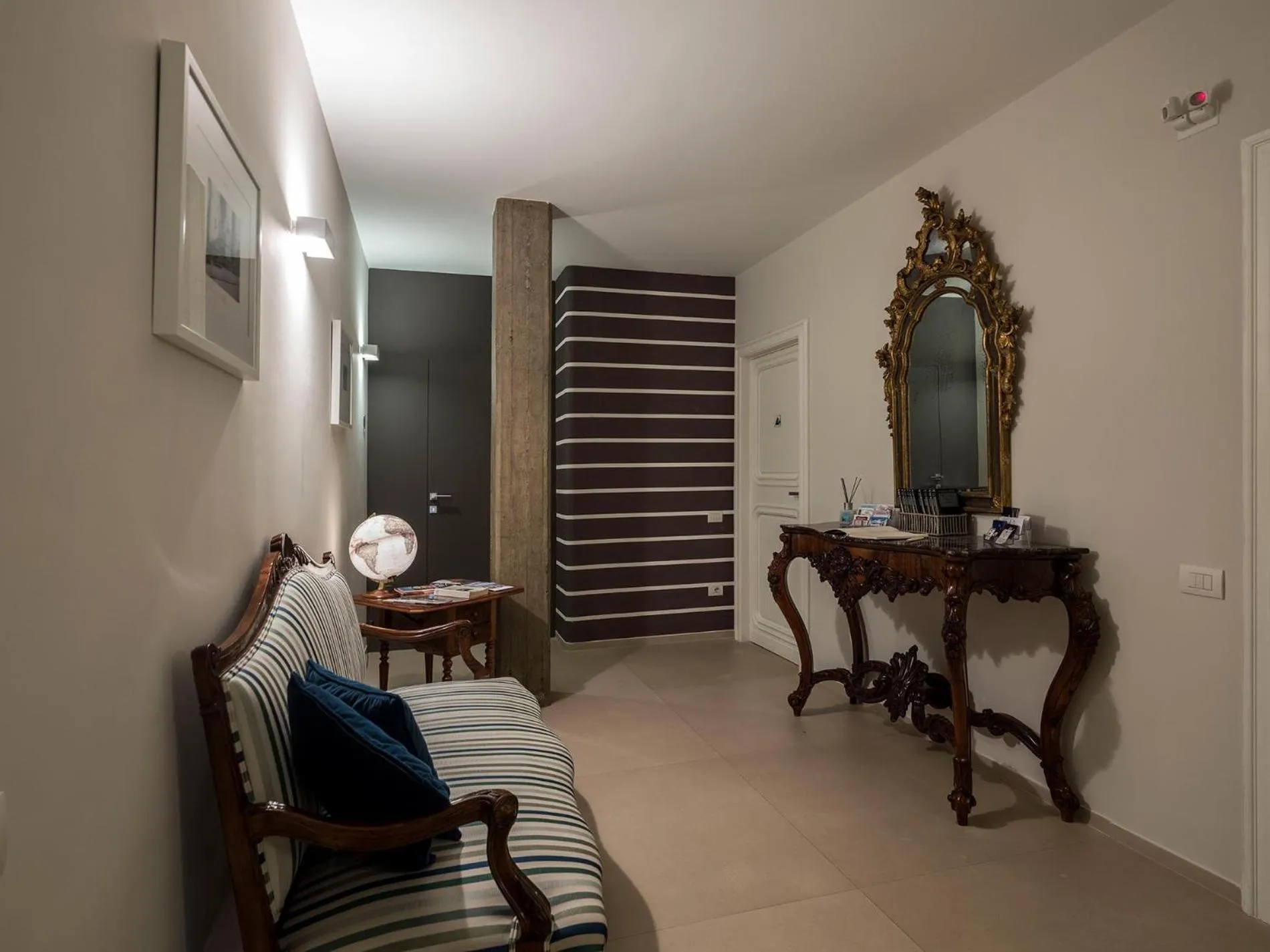 Facade/entrance in Attico 195