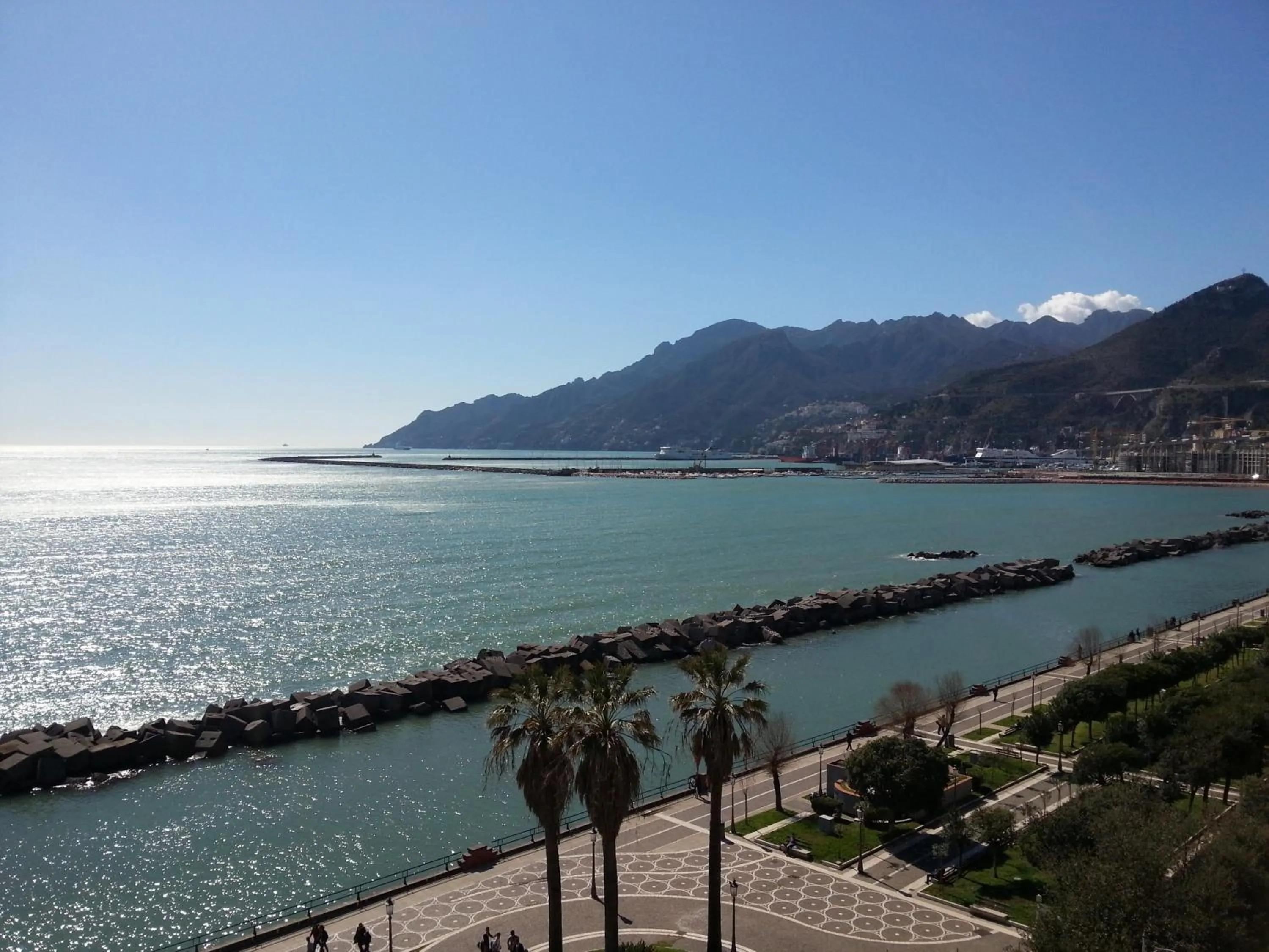 Neighbourhood in Attico 195