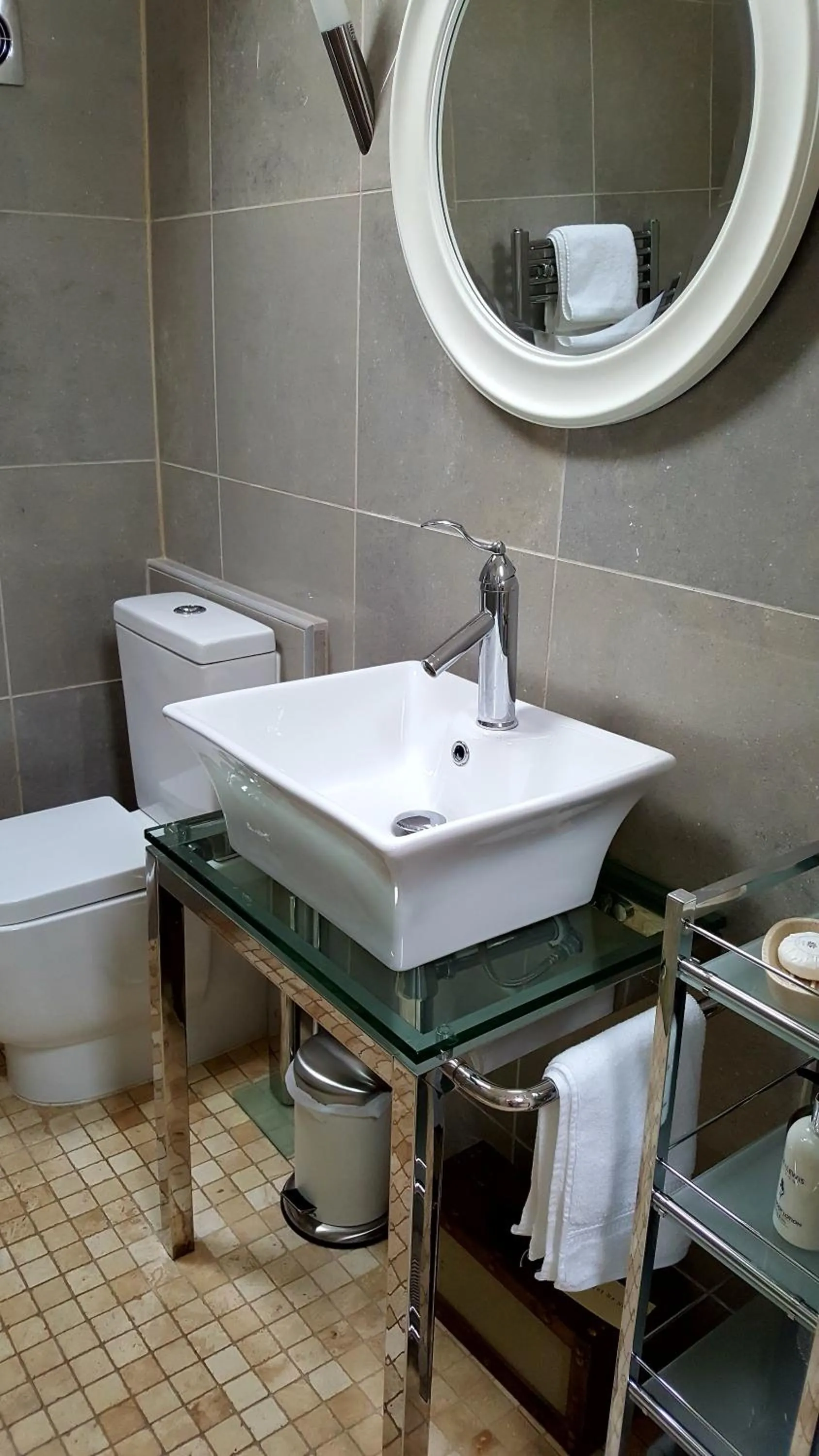 Bathroom in The Dorm Bed and Breakfast