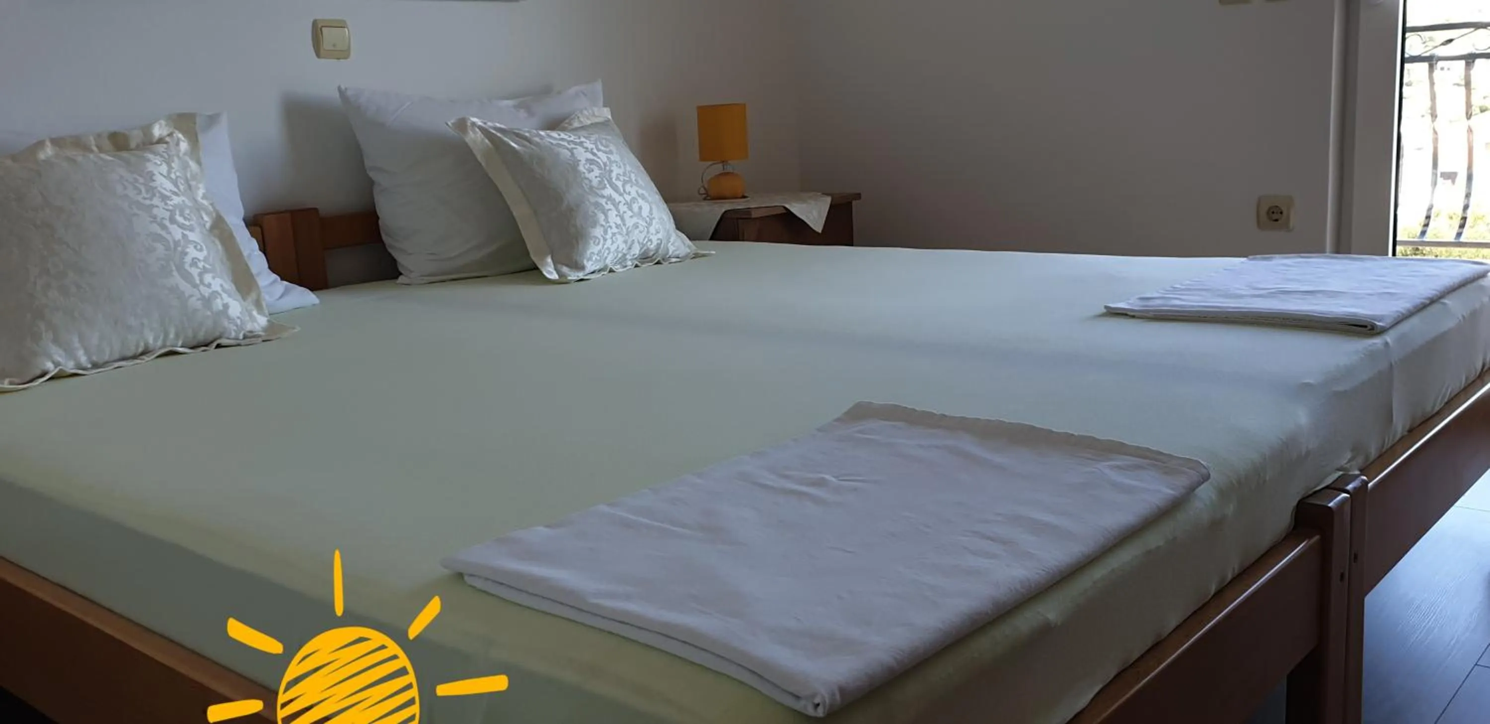 Bed in Apartments Slavica Trogir