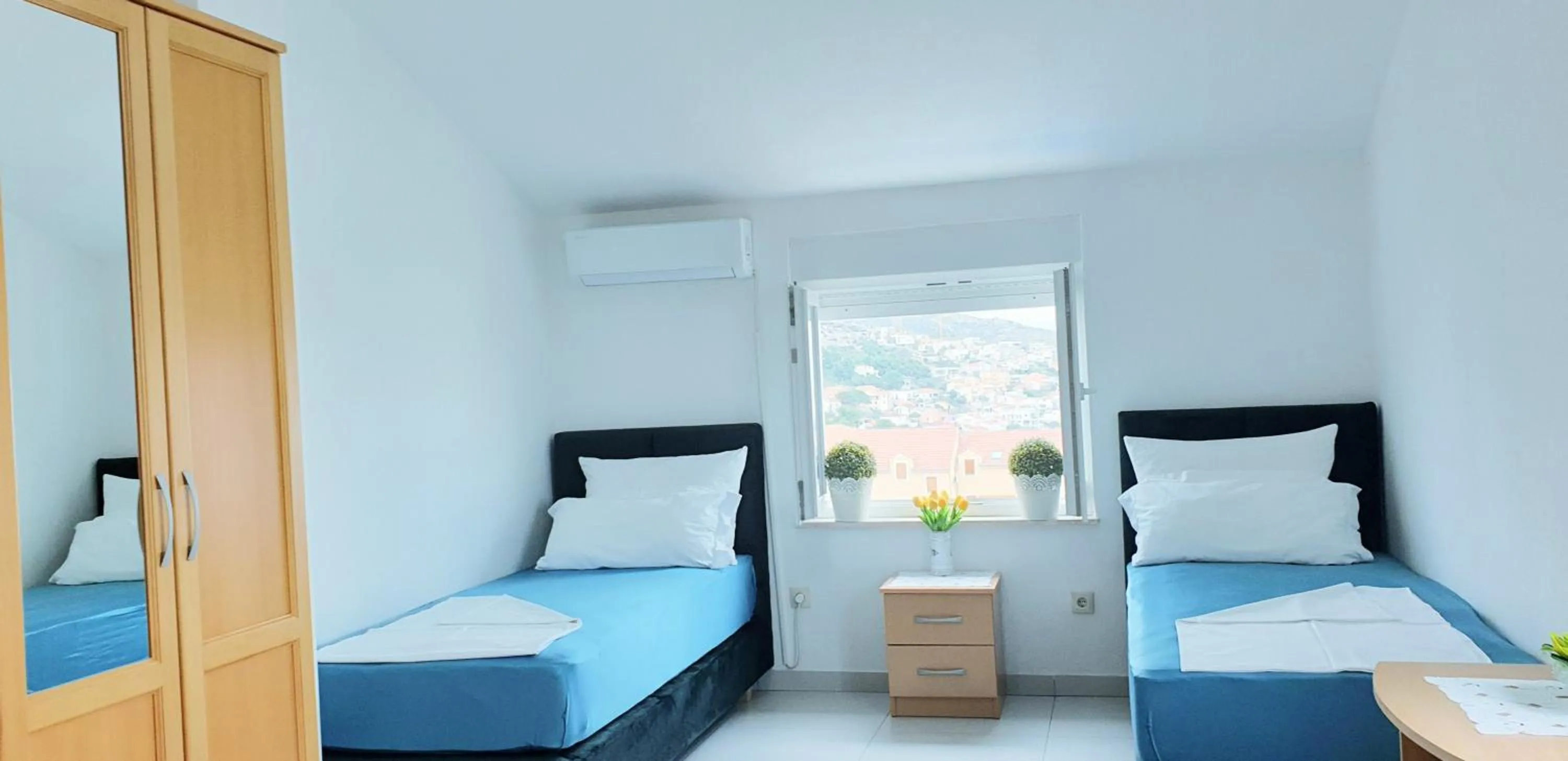 Bed in Apartments Slavica Trogir