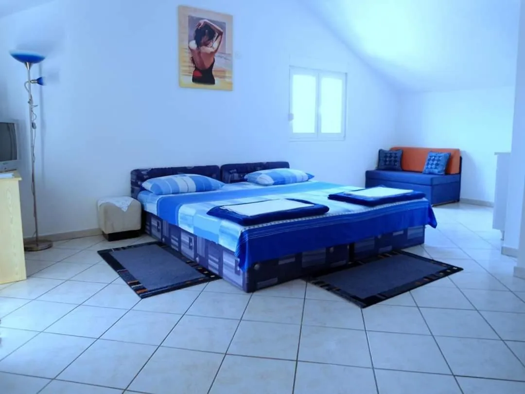 Bed in Apartments Slavica Trogir