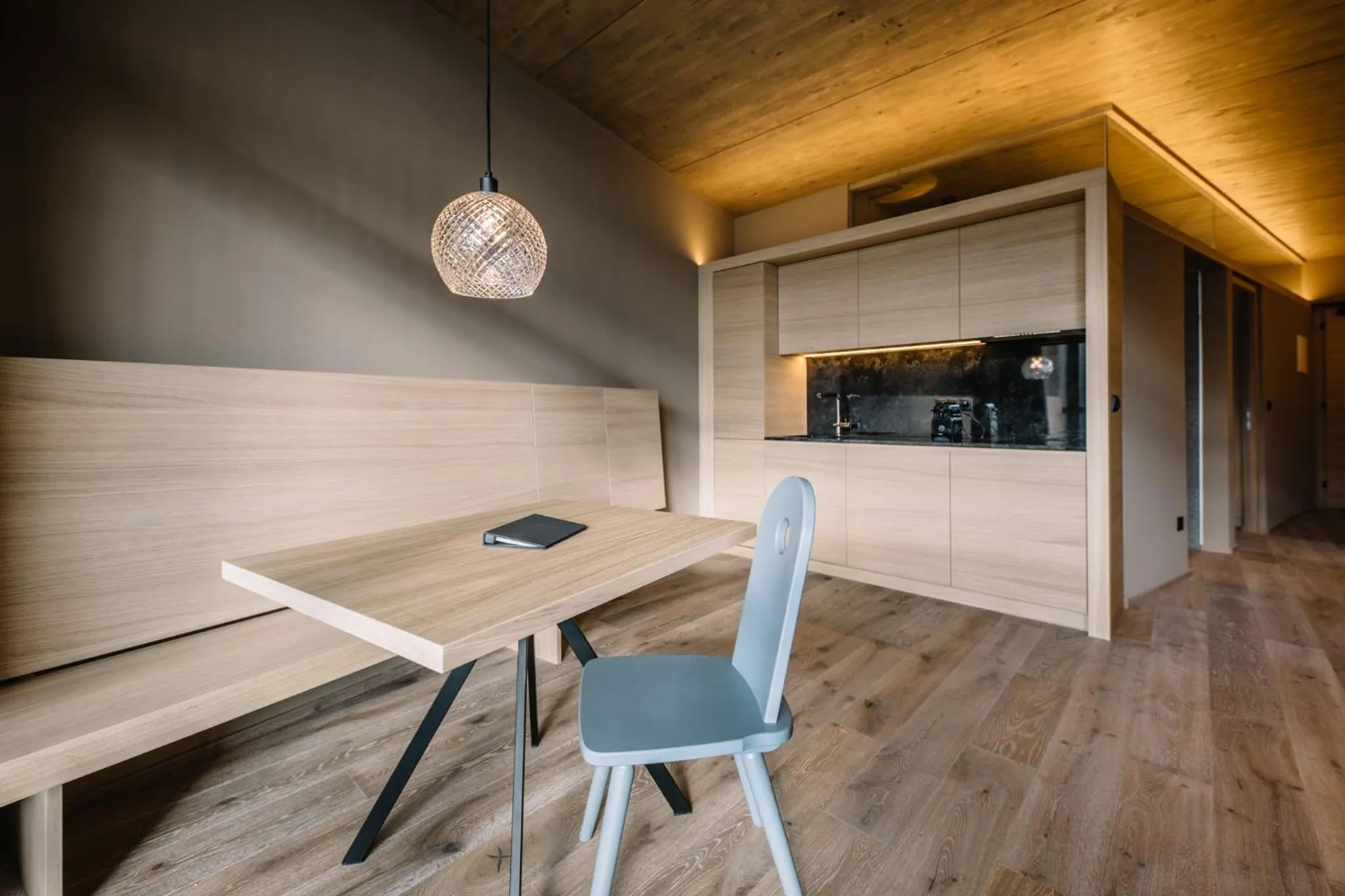 Dining area in Panoramic Suites Winzerhöhe
