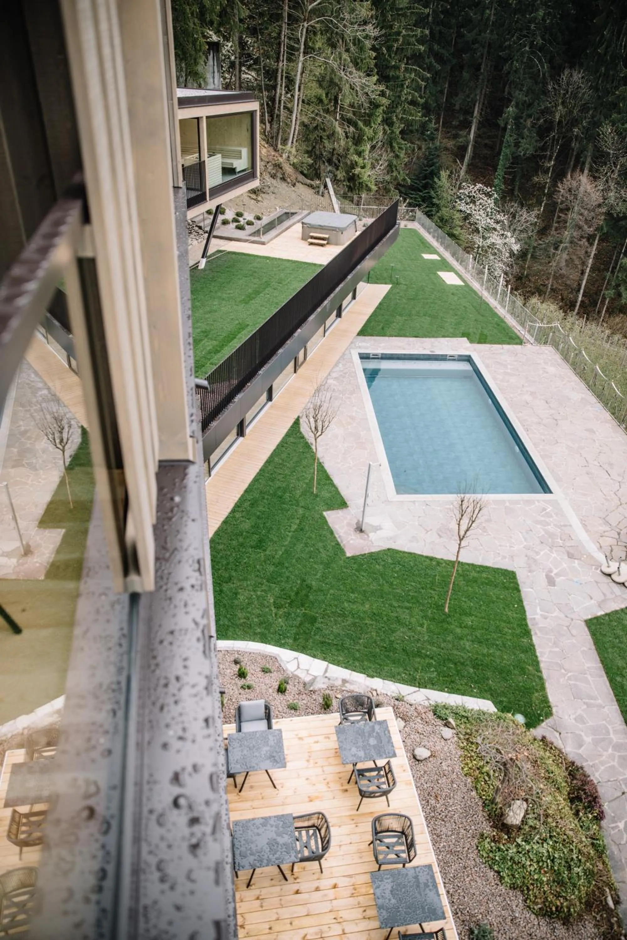 Pool view in Panoramic Suites Winzerhöhe