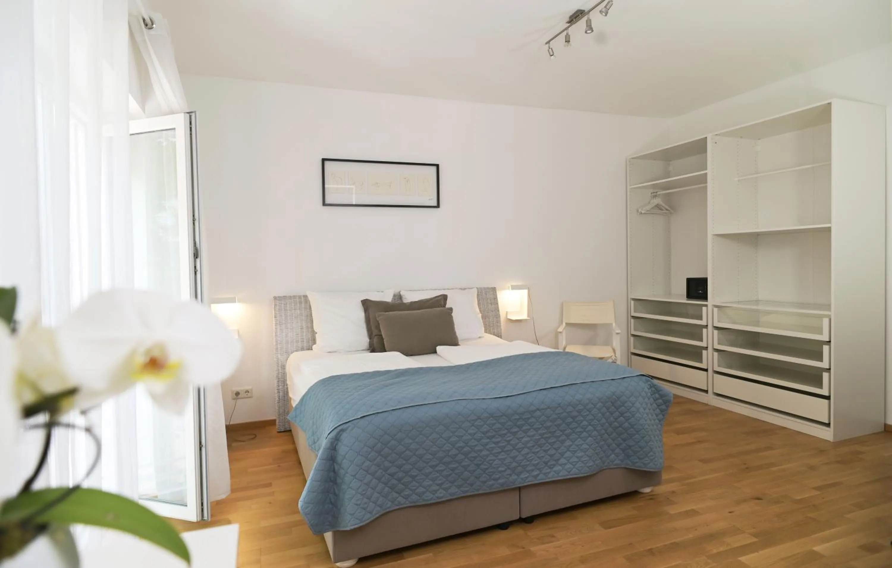 Bed in Victoria Apartments