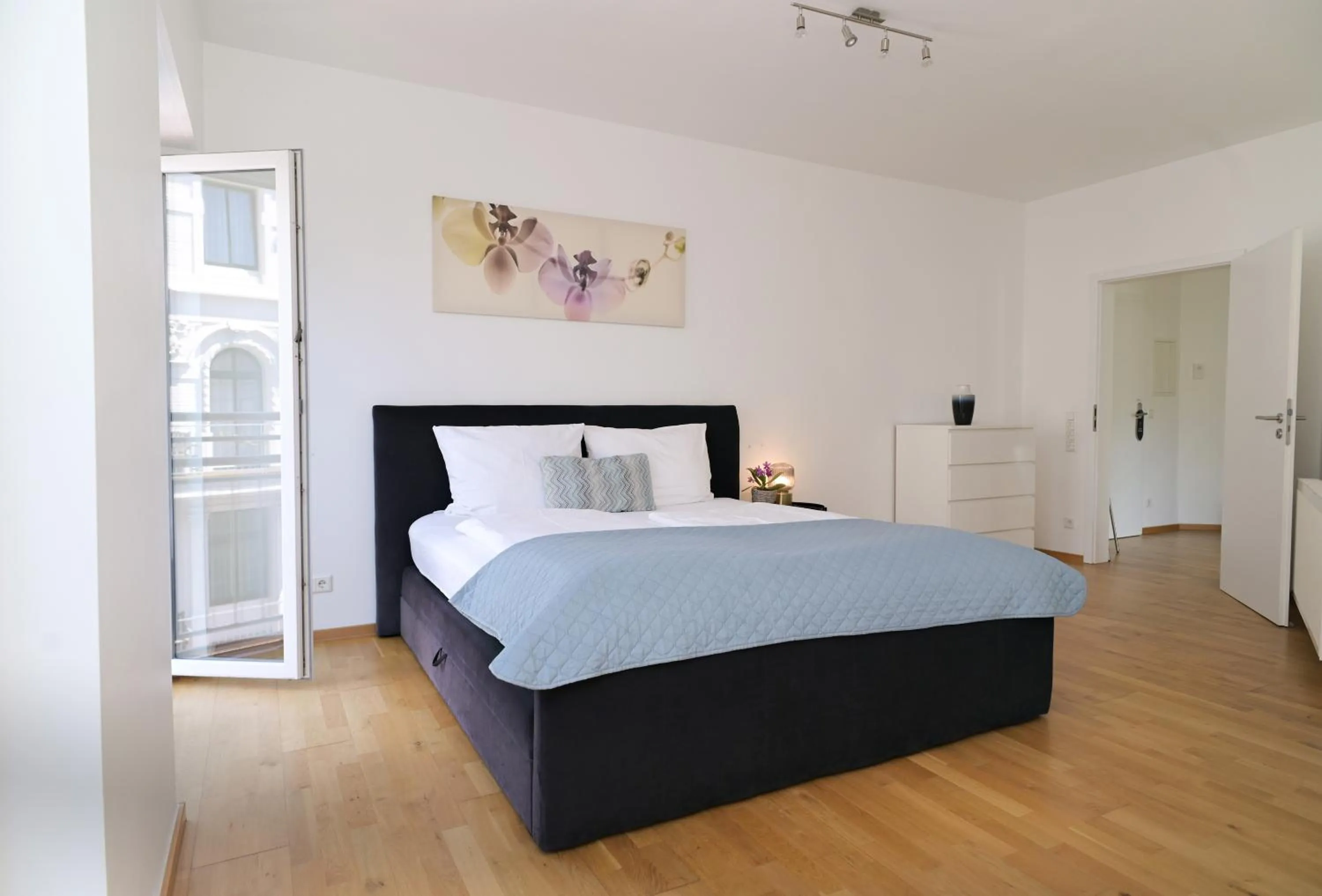 Bedroom, Bed in Victoria Apartments