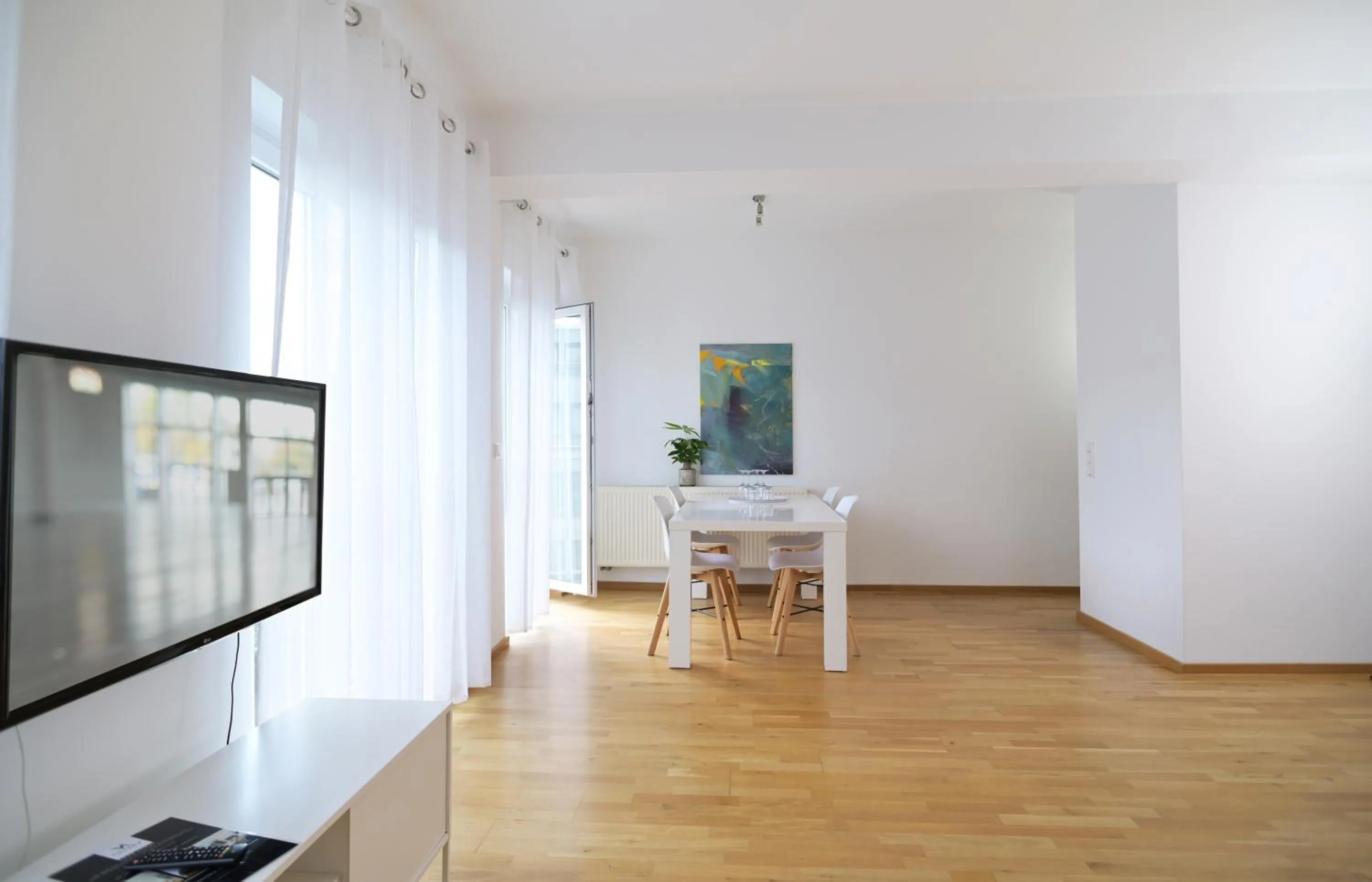 Dining area in Victoria Apartments