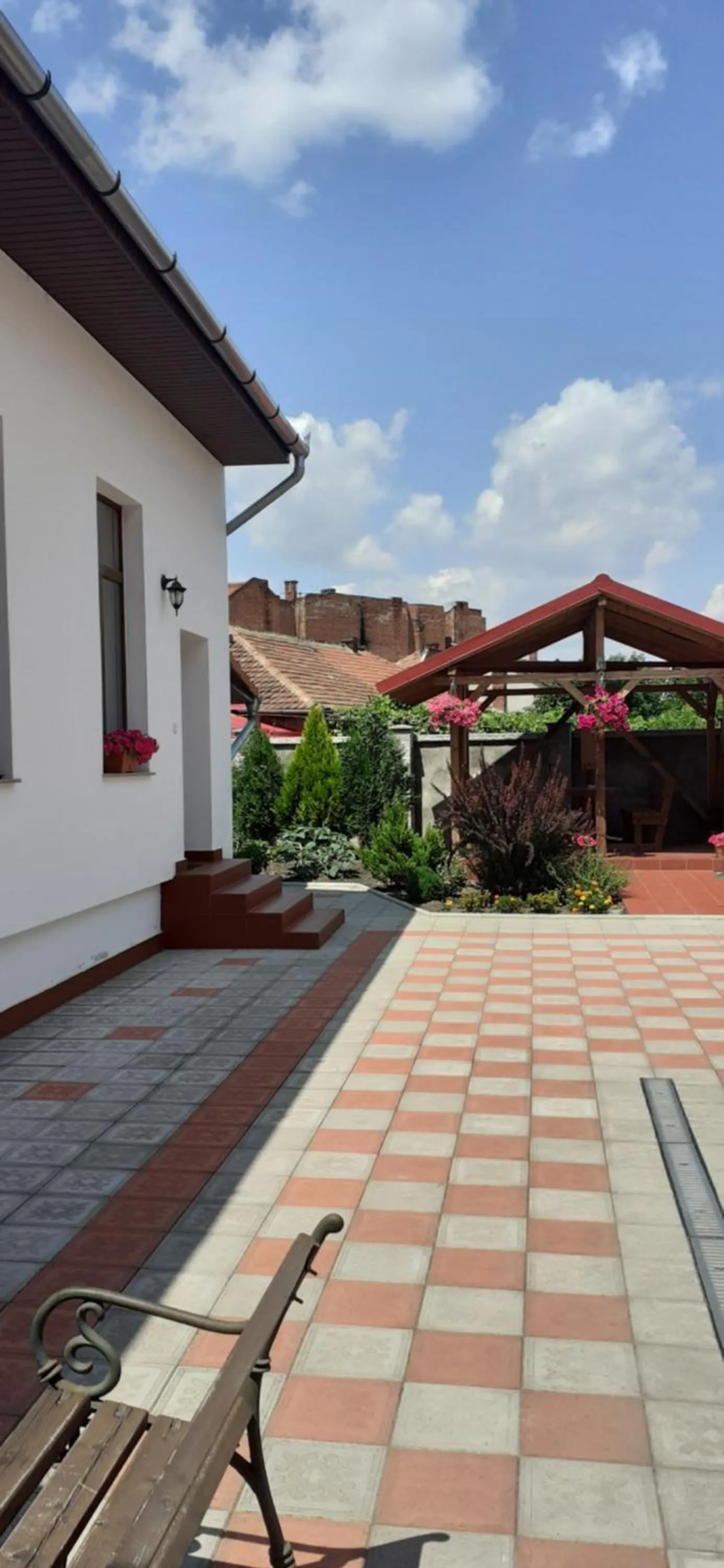 Property building in La Principessa