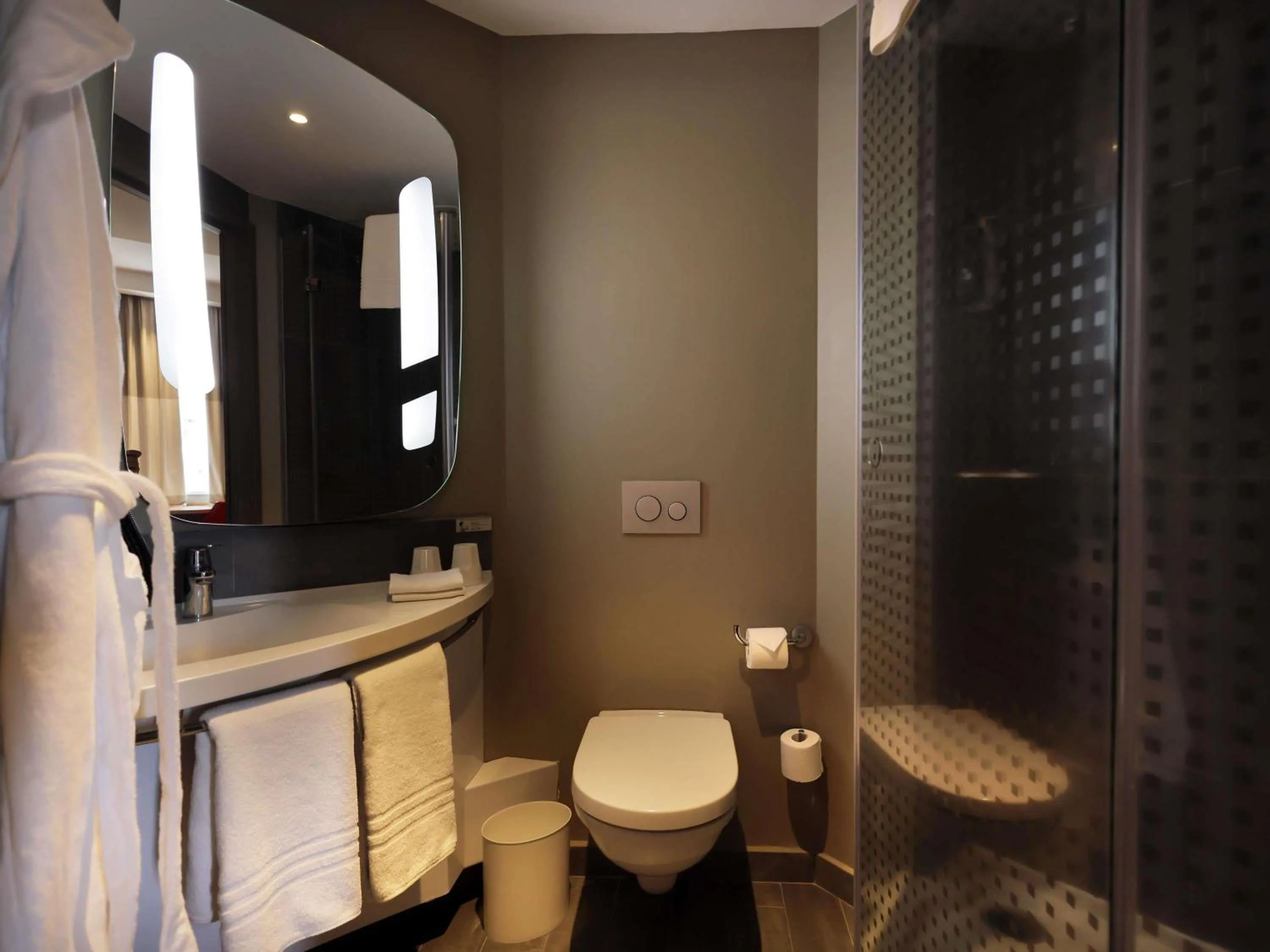 Bedroom in ibis Yerevan Center