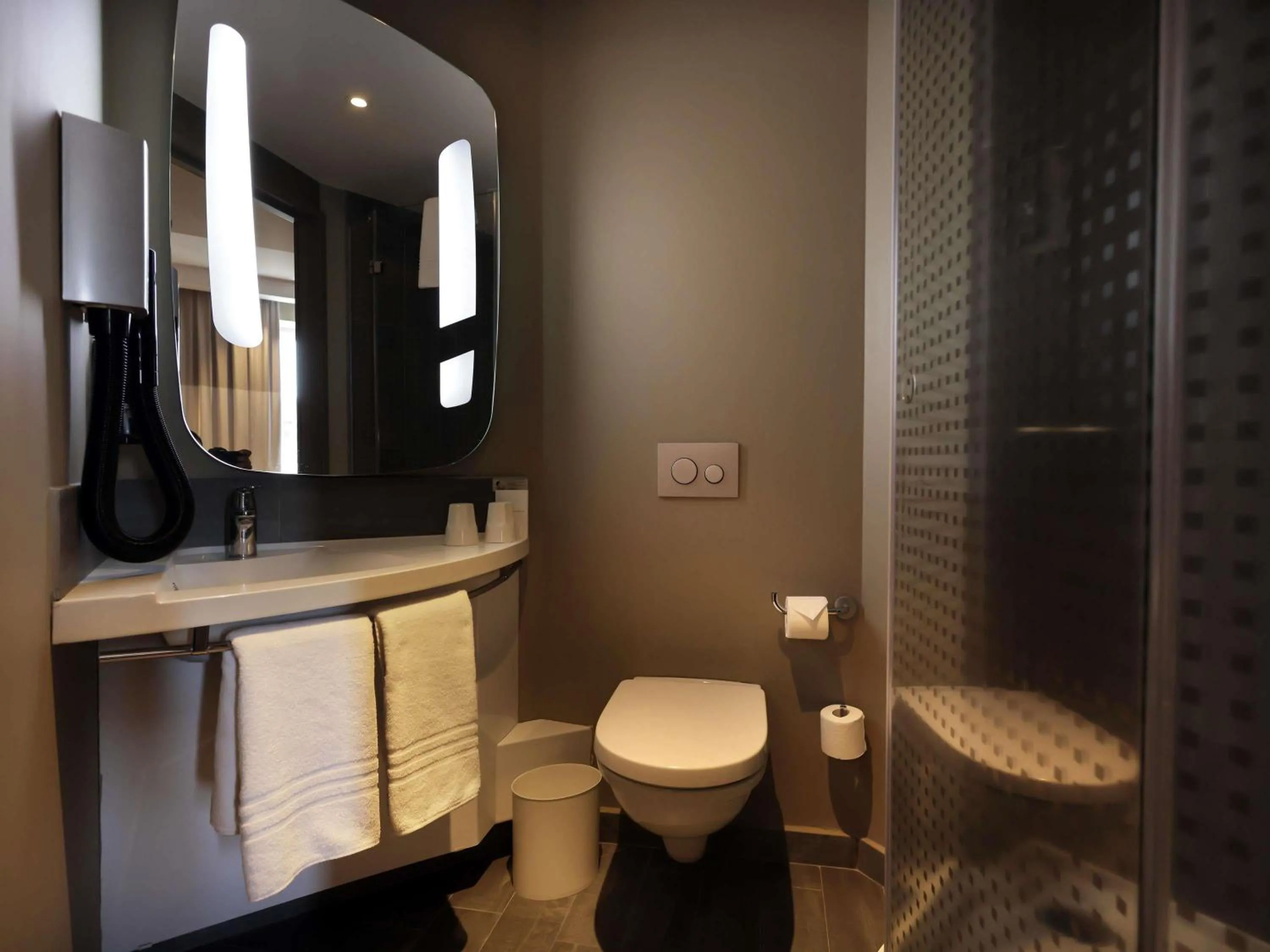 Bedroom in ibis Yerevan Center