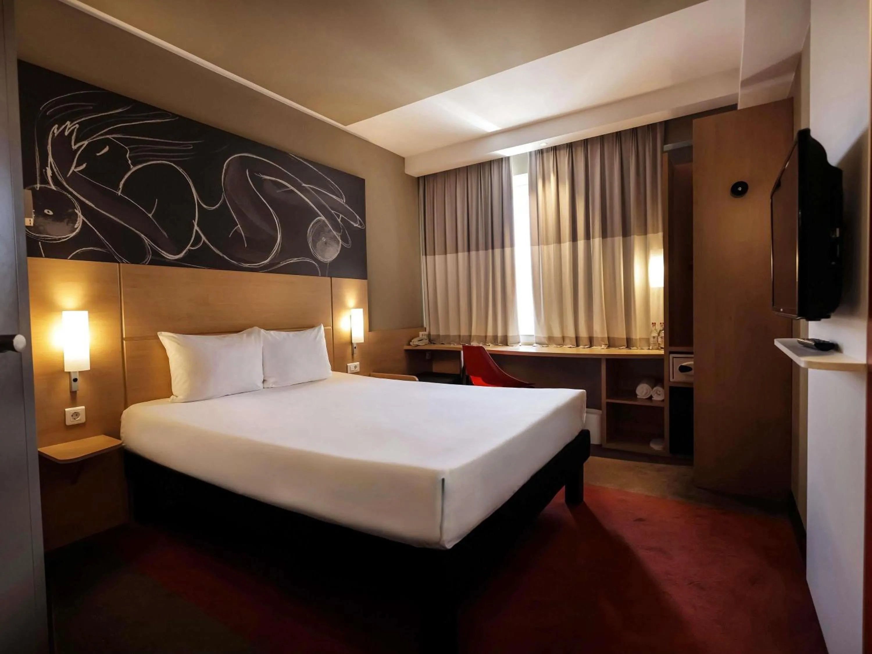 Bedroom, Bed in ibis Yerevan Center