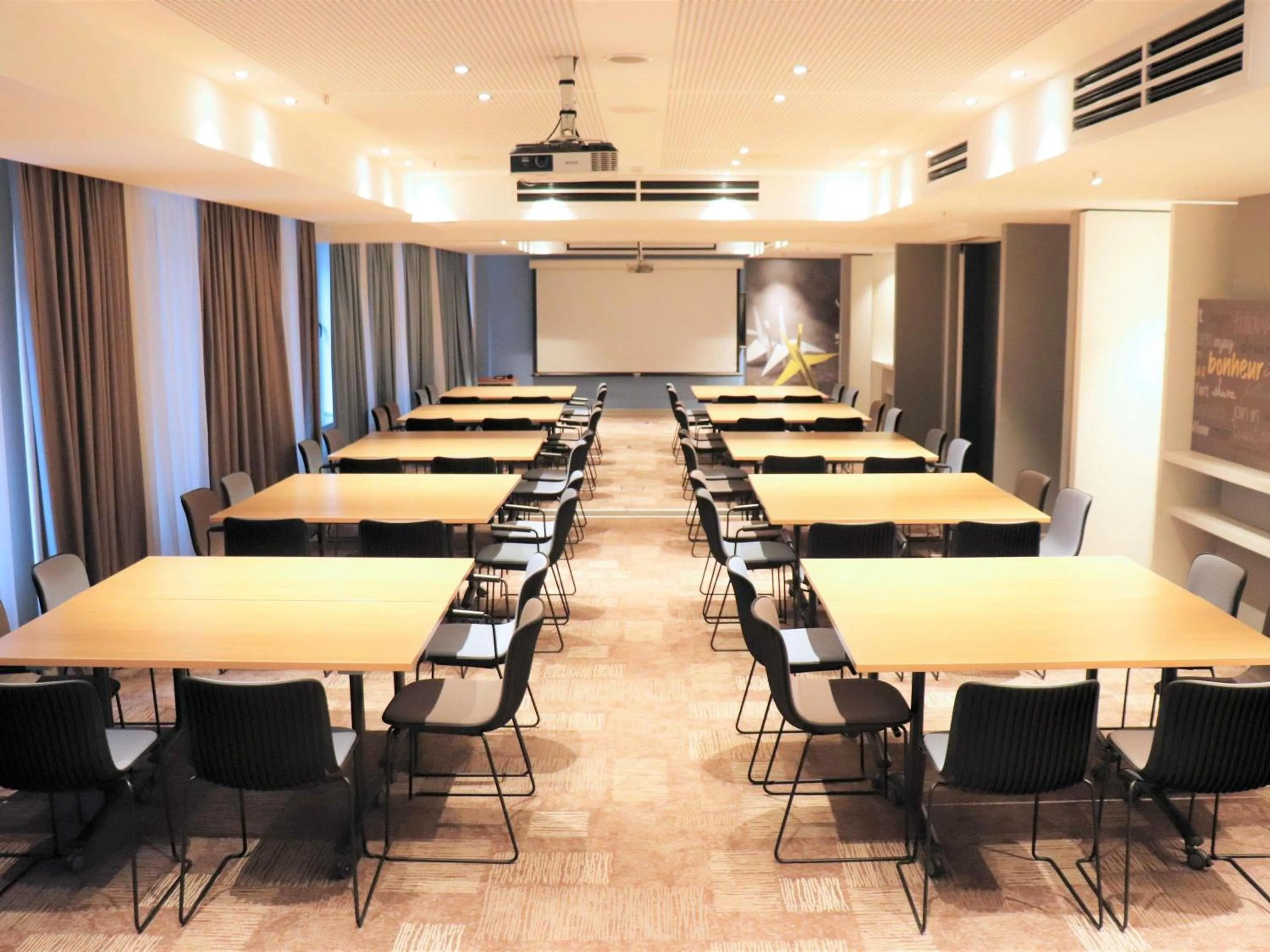 Meeting/conference room in ibis Yerevan Center