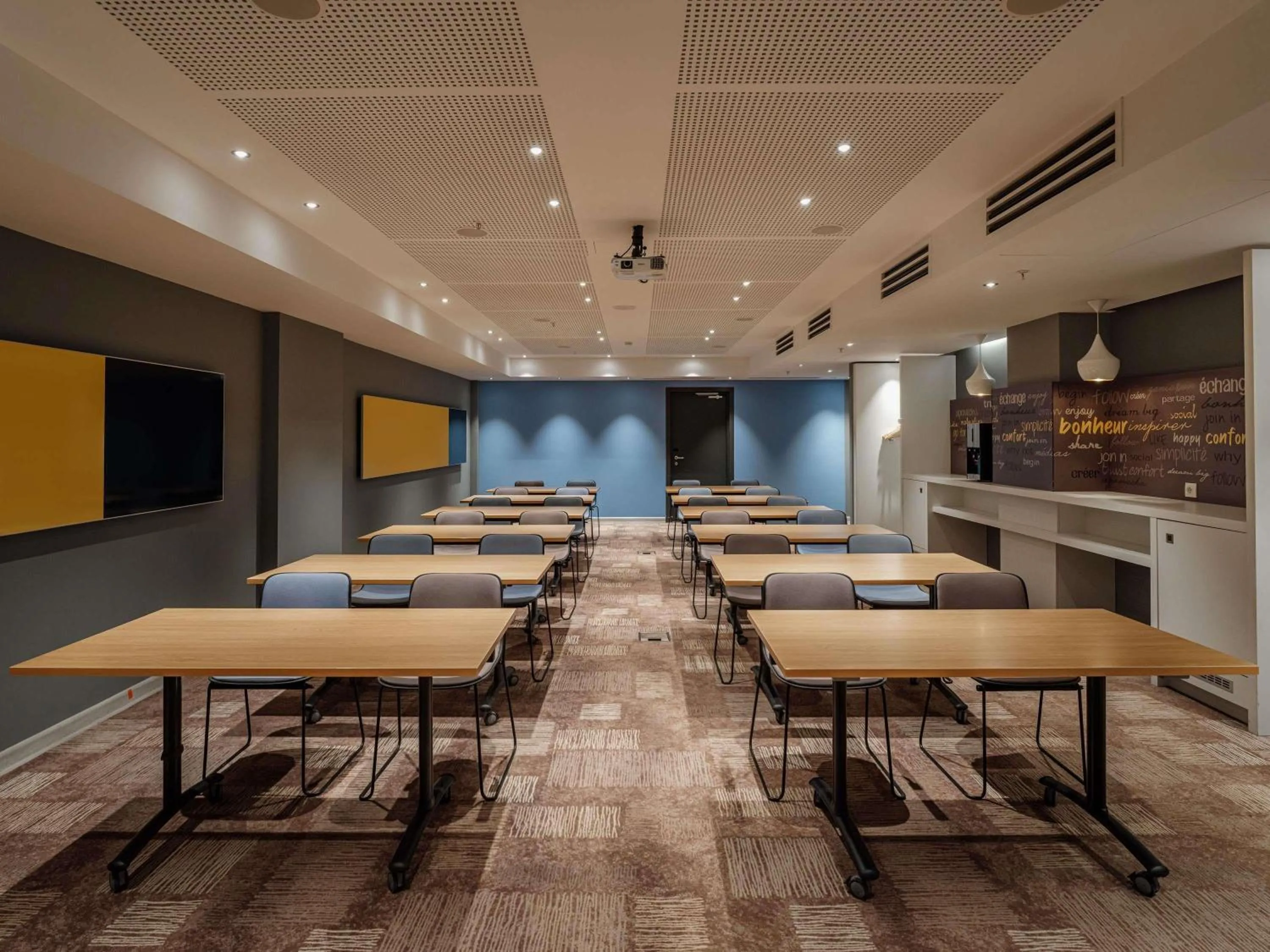 Meeting/conference room in ibis Yerevan Center