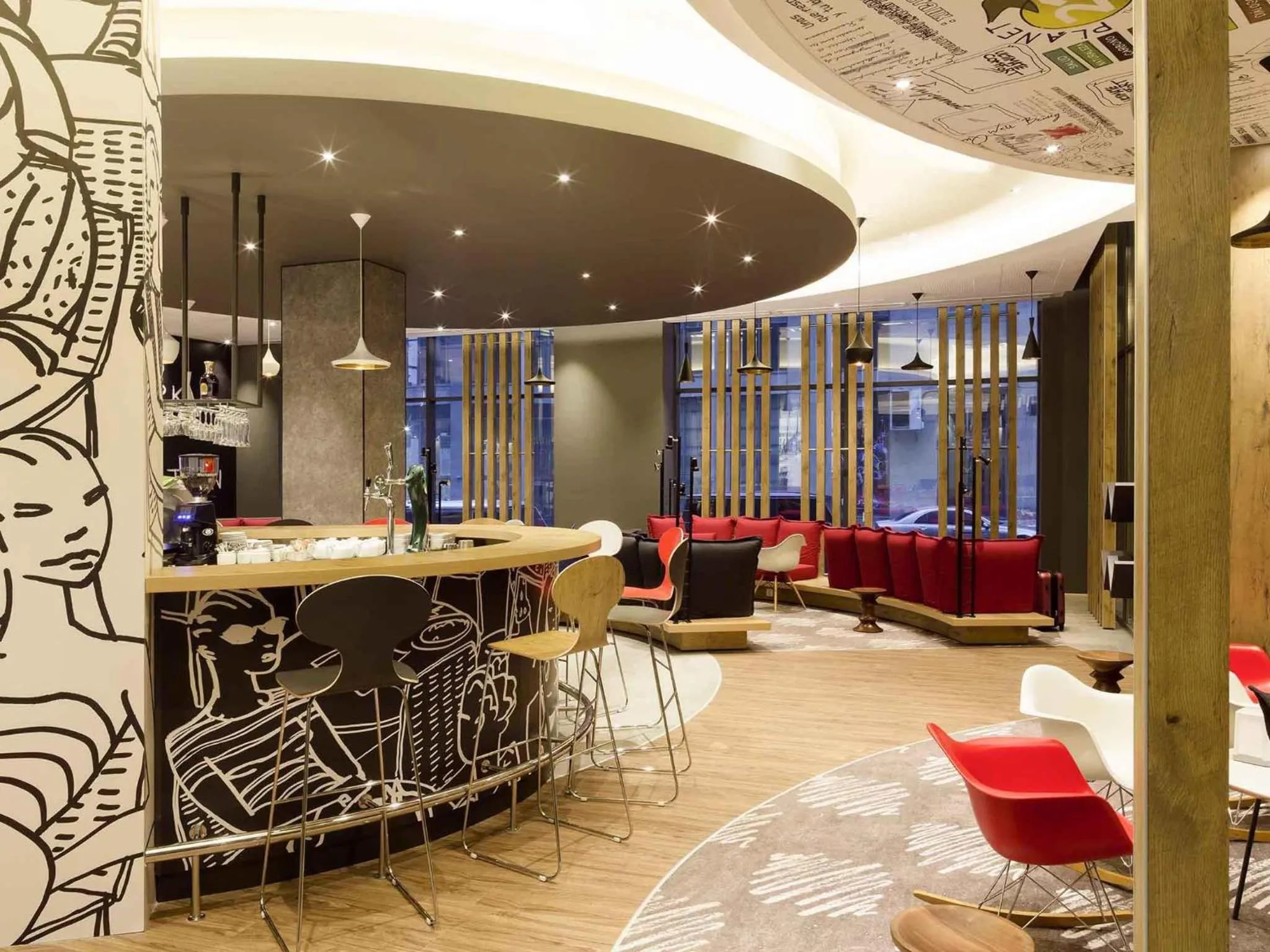 Lounge or bar in ibis Yerevan Center