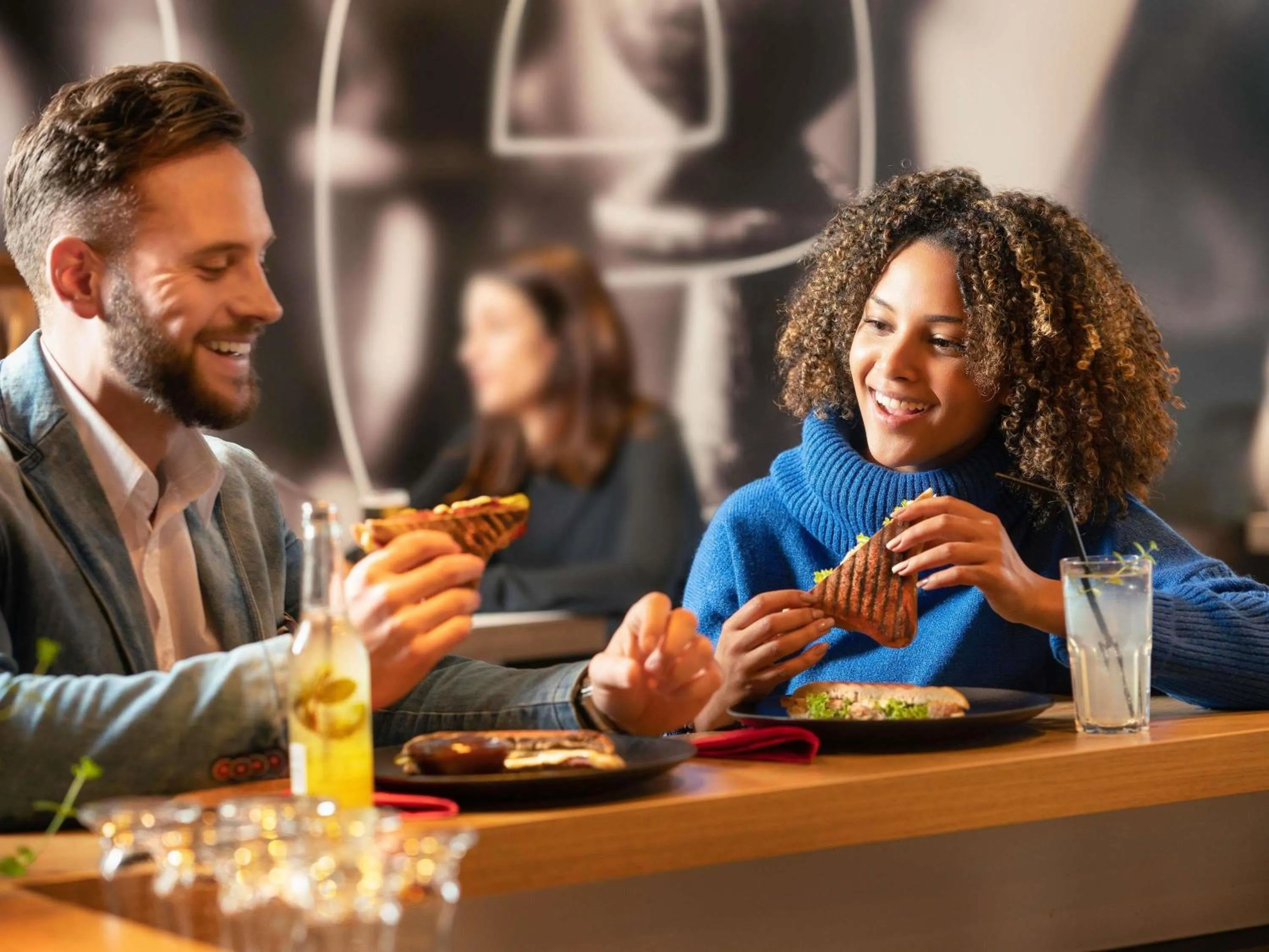 Lounge or bar in ibis Rio Porto Atlantico