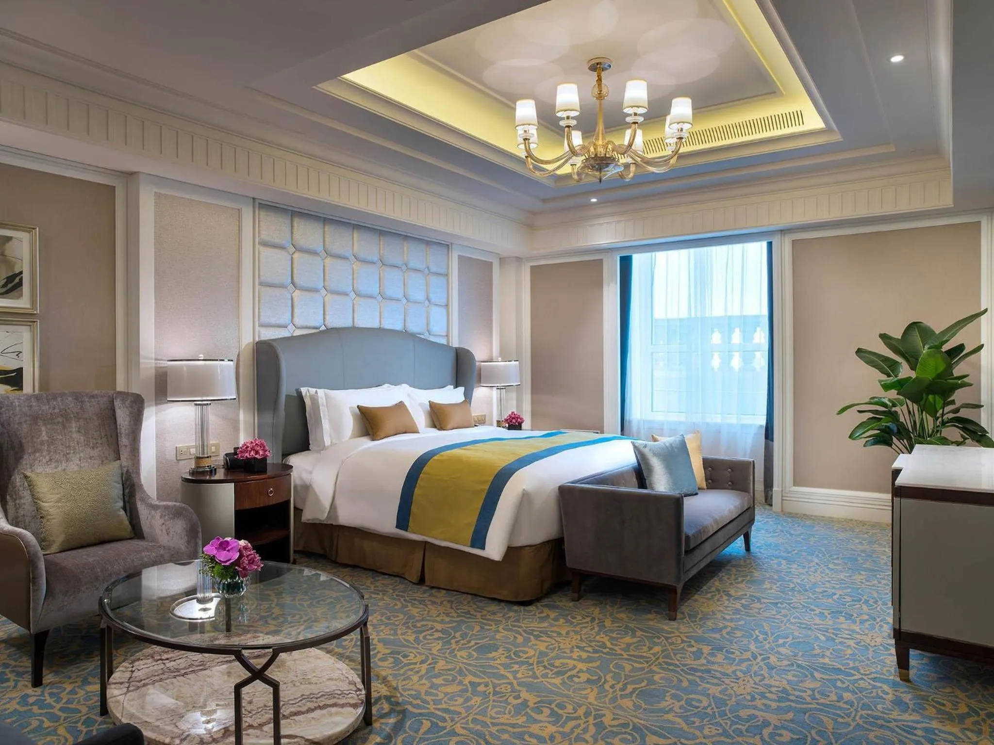 Photo of the whole room, Bed in Sofitel Shanghai Hongqiao