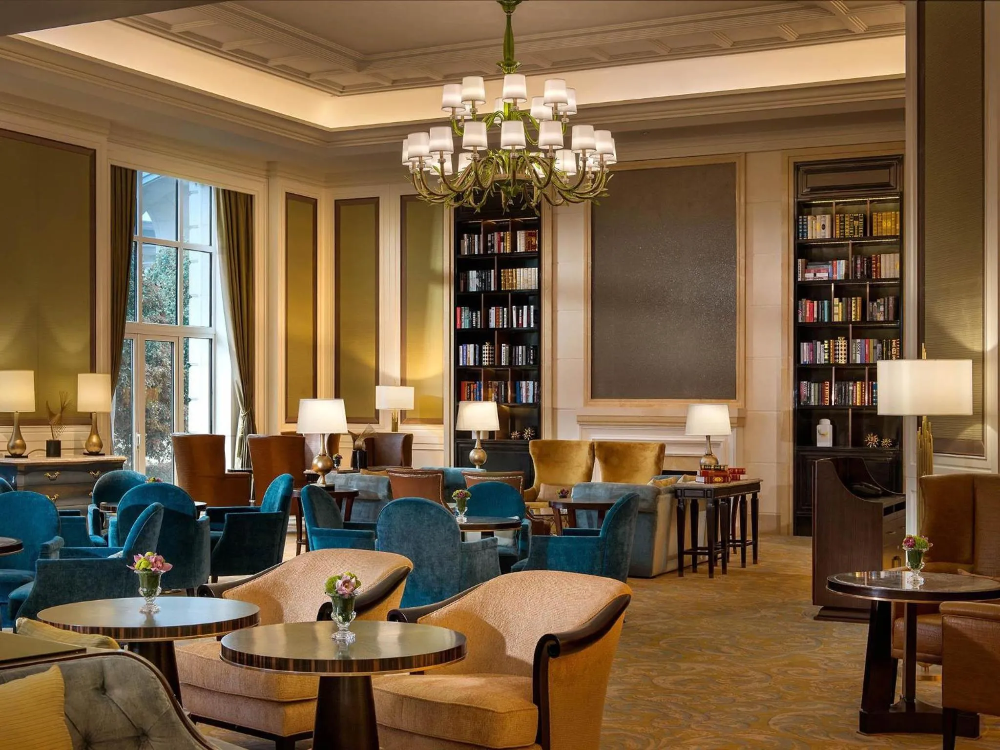 Lounge or bar in Sofitel Shanghai Hongqiao