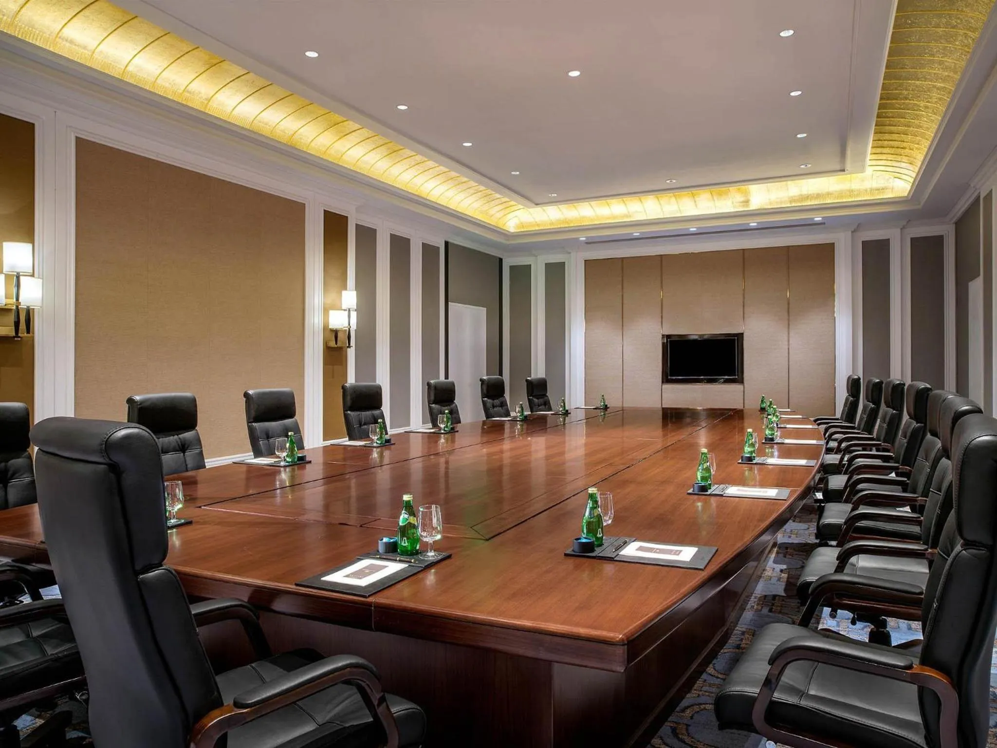 Meeting/conference room in Sofitel Shanghai Hongqiao
