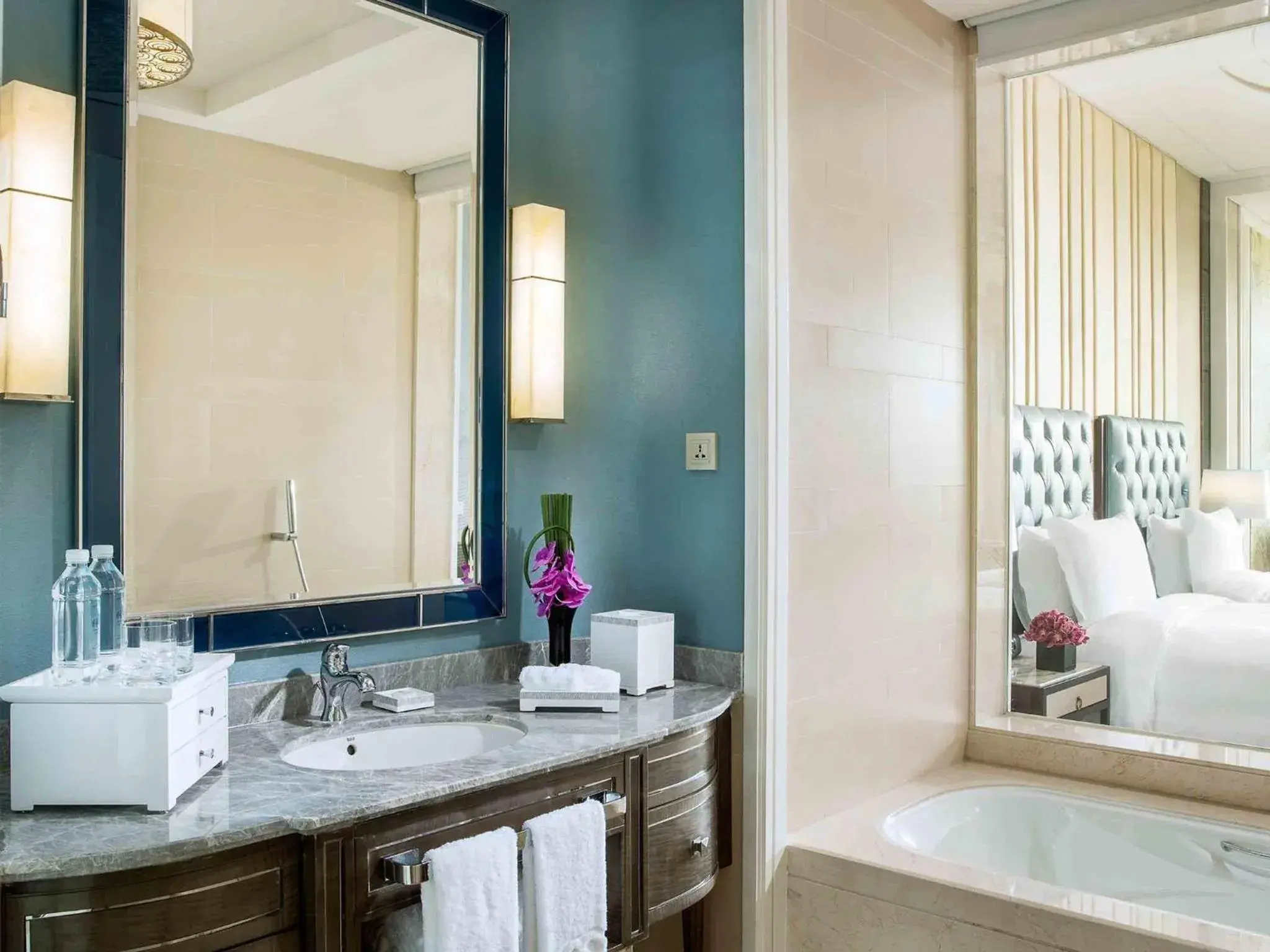 Superior Twin Room with Club Access - single occupancy in Sofitel Shanghai Hongqiao Superior Twin Room with Club Access - single occupancy in Sofitel Shanghai Hongqiao