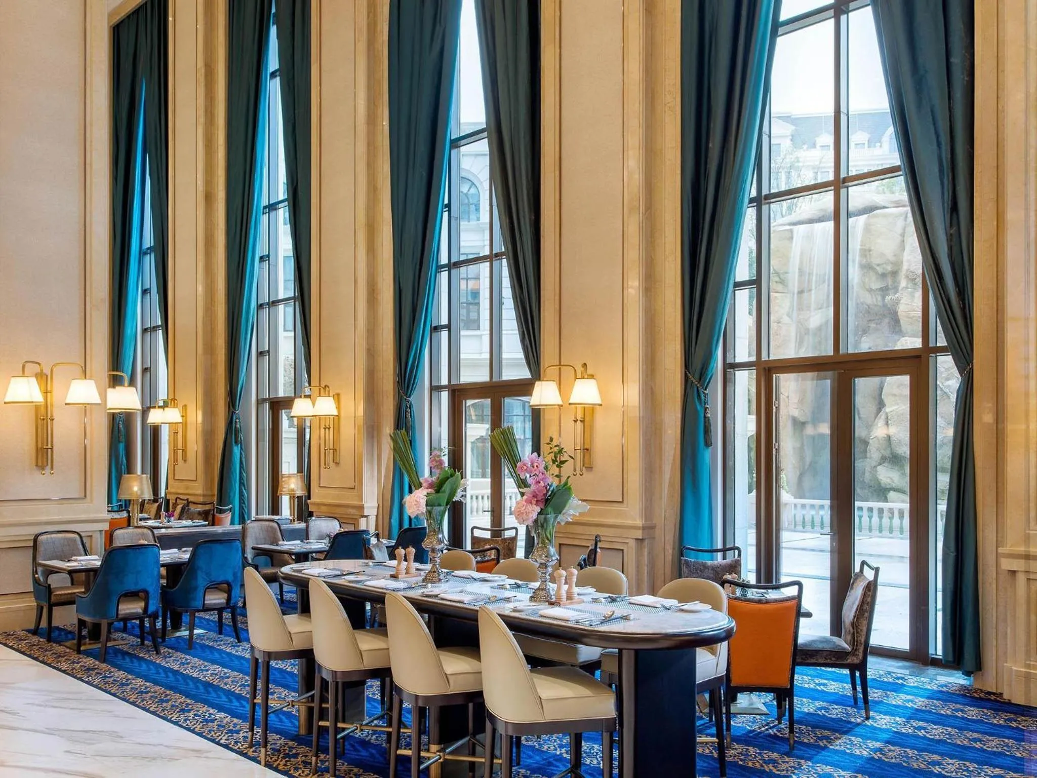 Restaurant/places to eat in Sofitel Shanghai Hongqiao