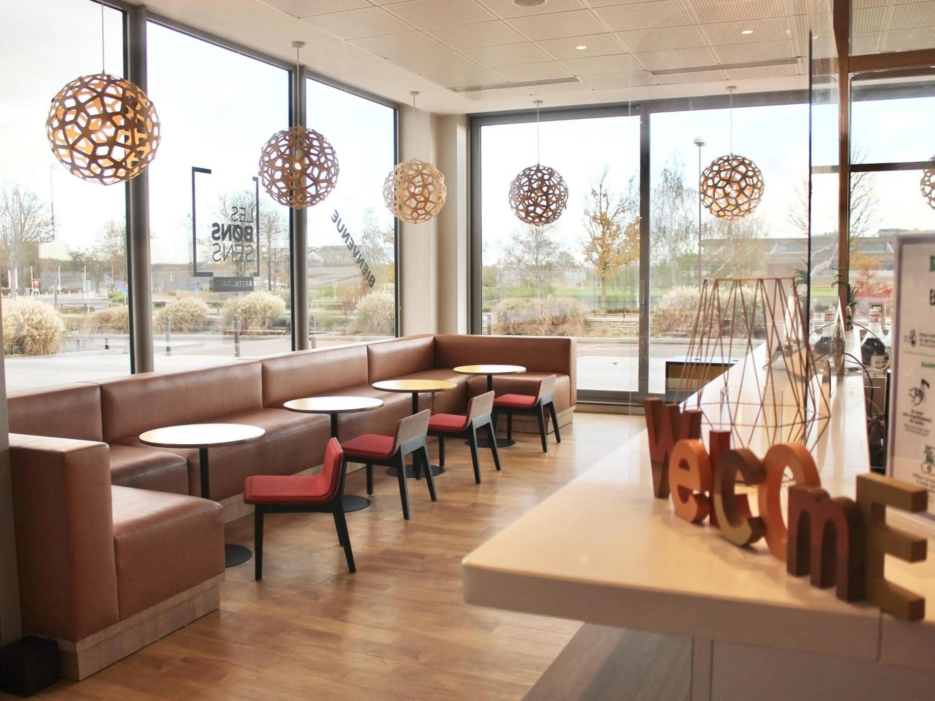 Restaurant/places to eat in ibis Styles Versailles Guyancourt