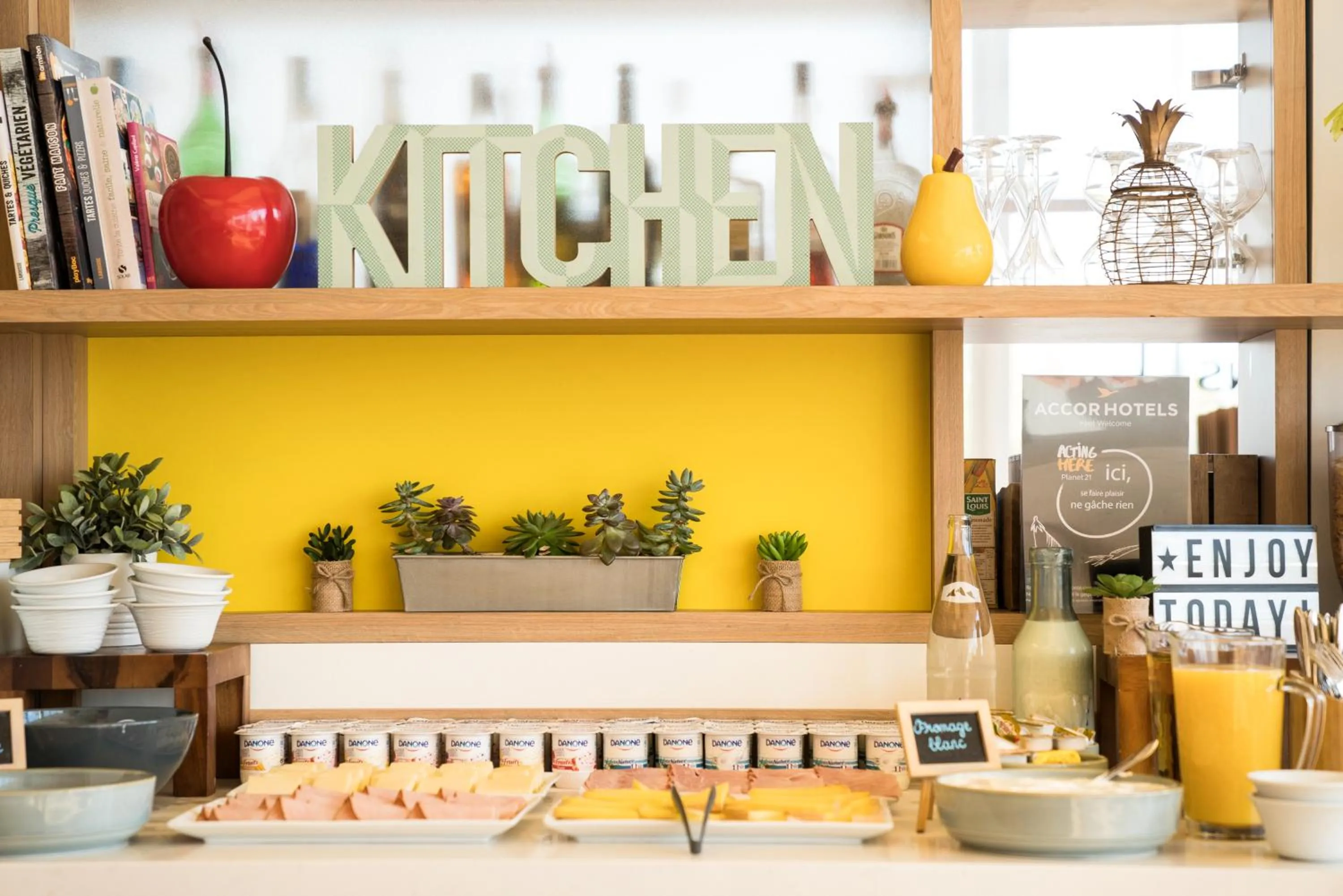 Breakfast in ibis Styles Versailles Guyancourt